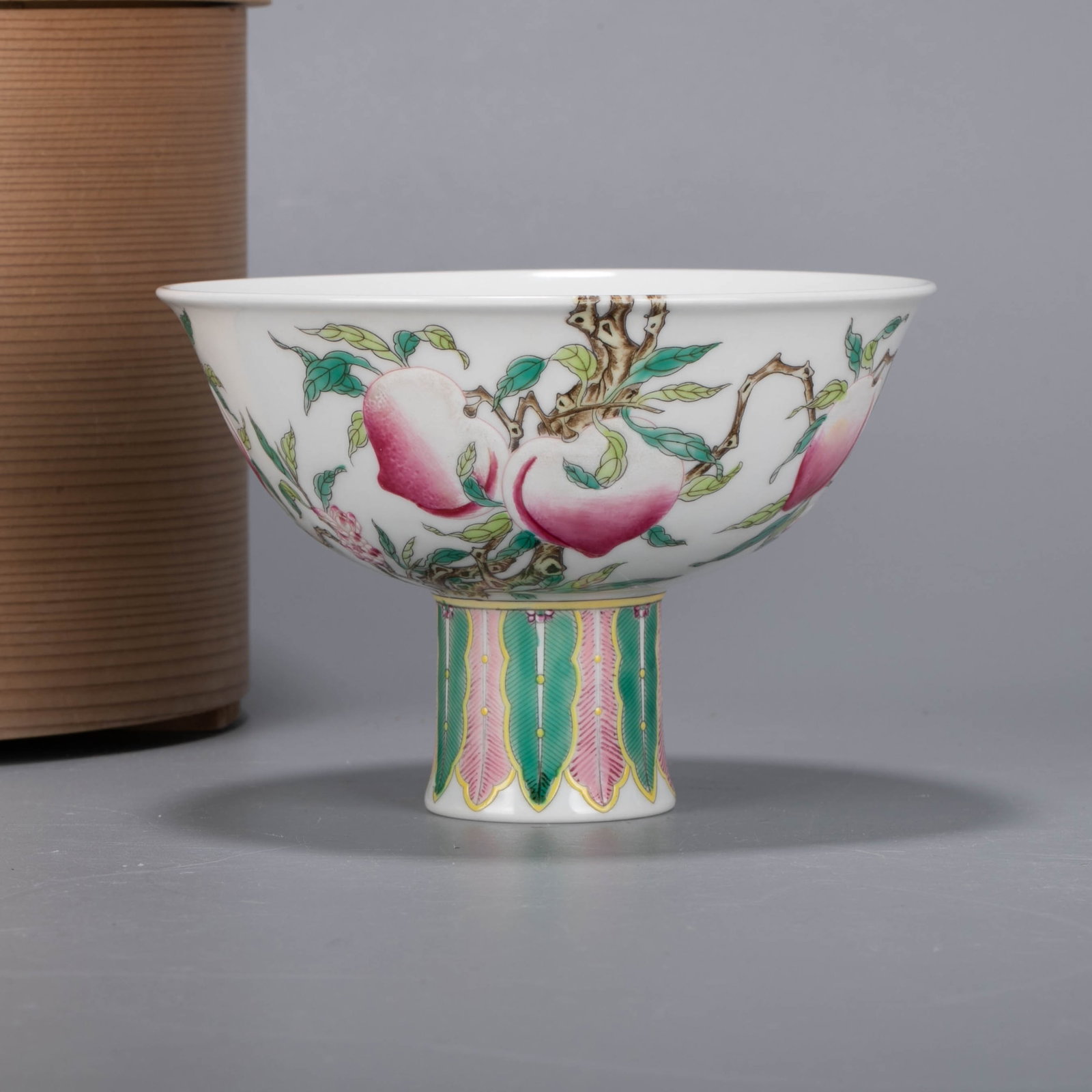 Qing Dynasty Yongzheng famille rose peach pattern goblet: Qing Dynasty Yongzheng famille rose peach pattern goblet