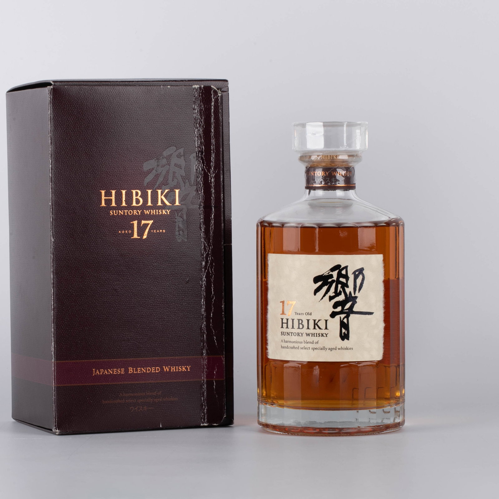 SUNTORY HIBIKI 17-year-old blended whiskey gift box: SUNTORY HIBIKI 17-year-old blended whiskey gift box