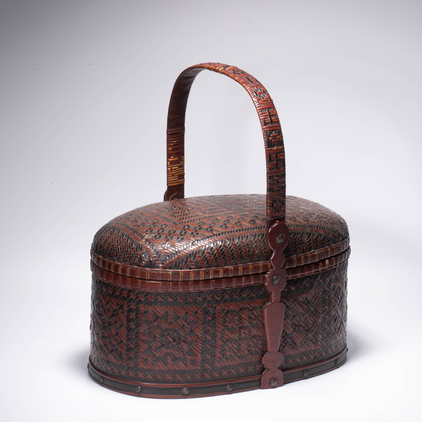 Qing bamboo woven lacquered carrying box (1 of 9)