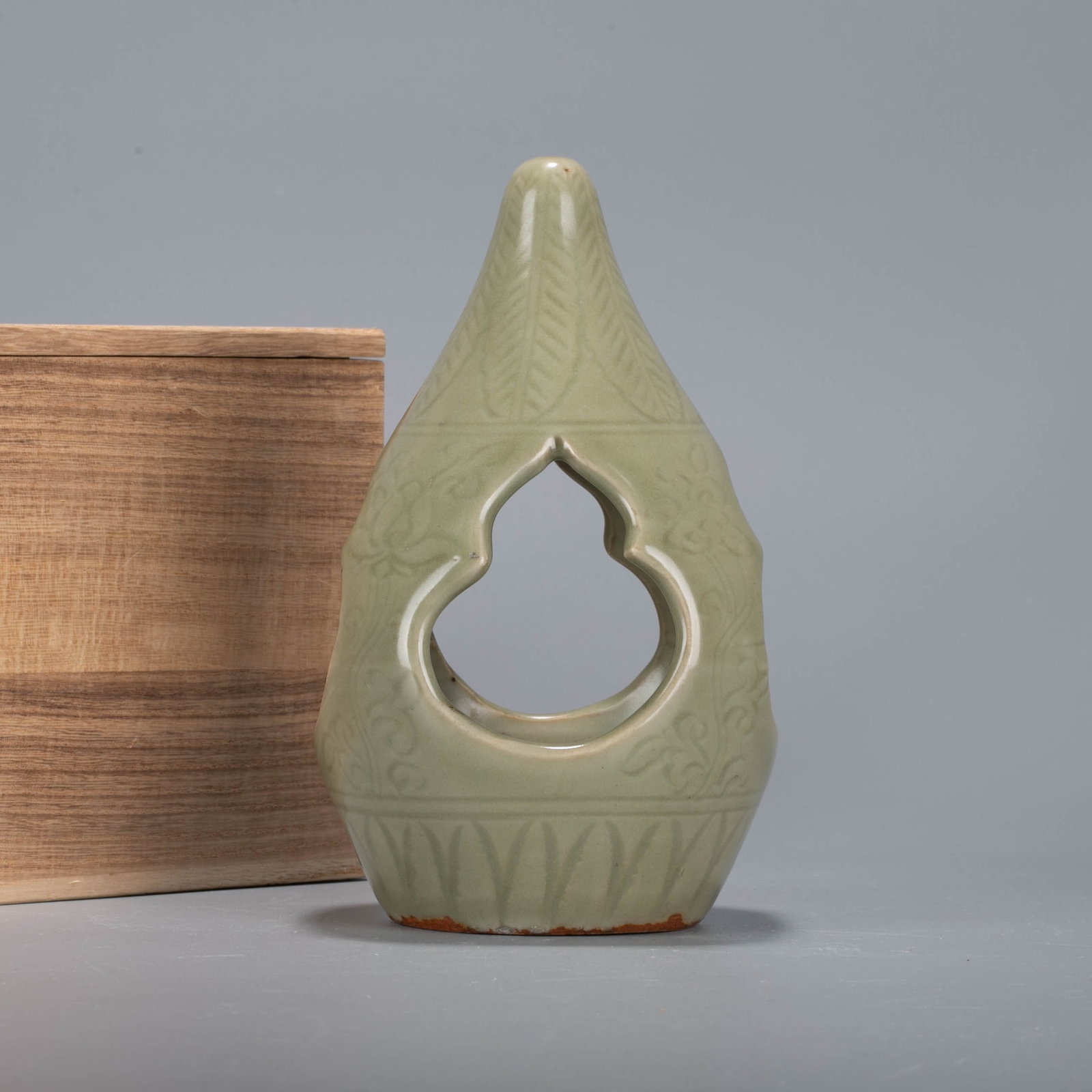 Jun ware Aromatherapy incense burner (1 of 8)