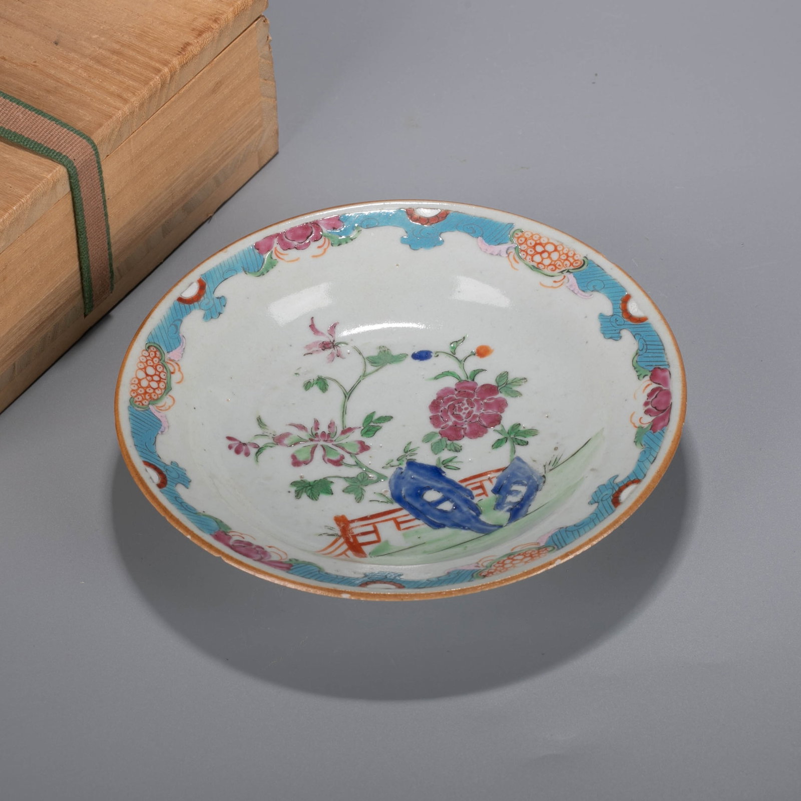 Qing Dynasty Guangxu Pattern dish (1 of 8)
