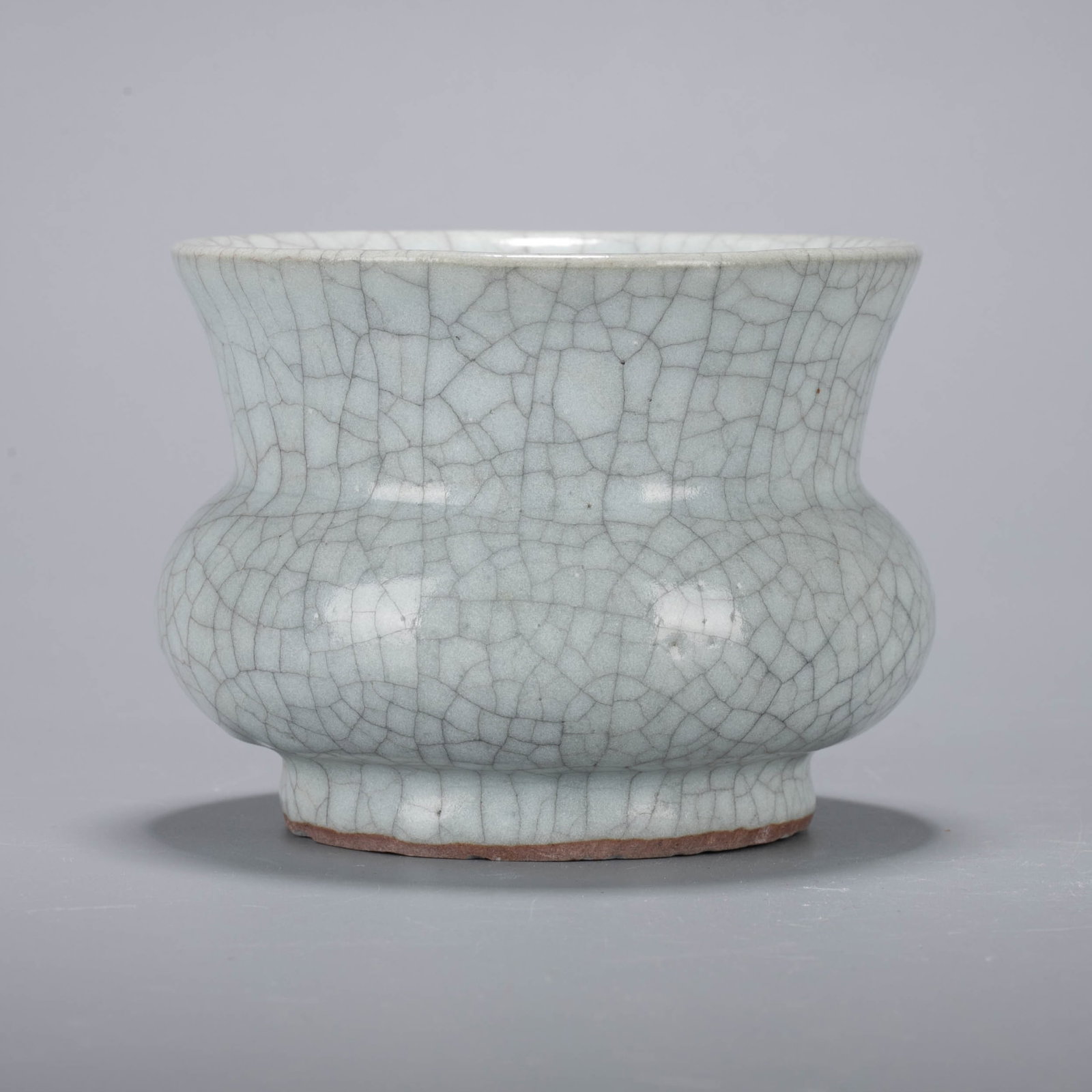 Guan ware spit vessel - 3