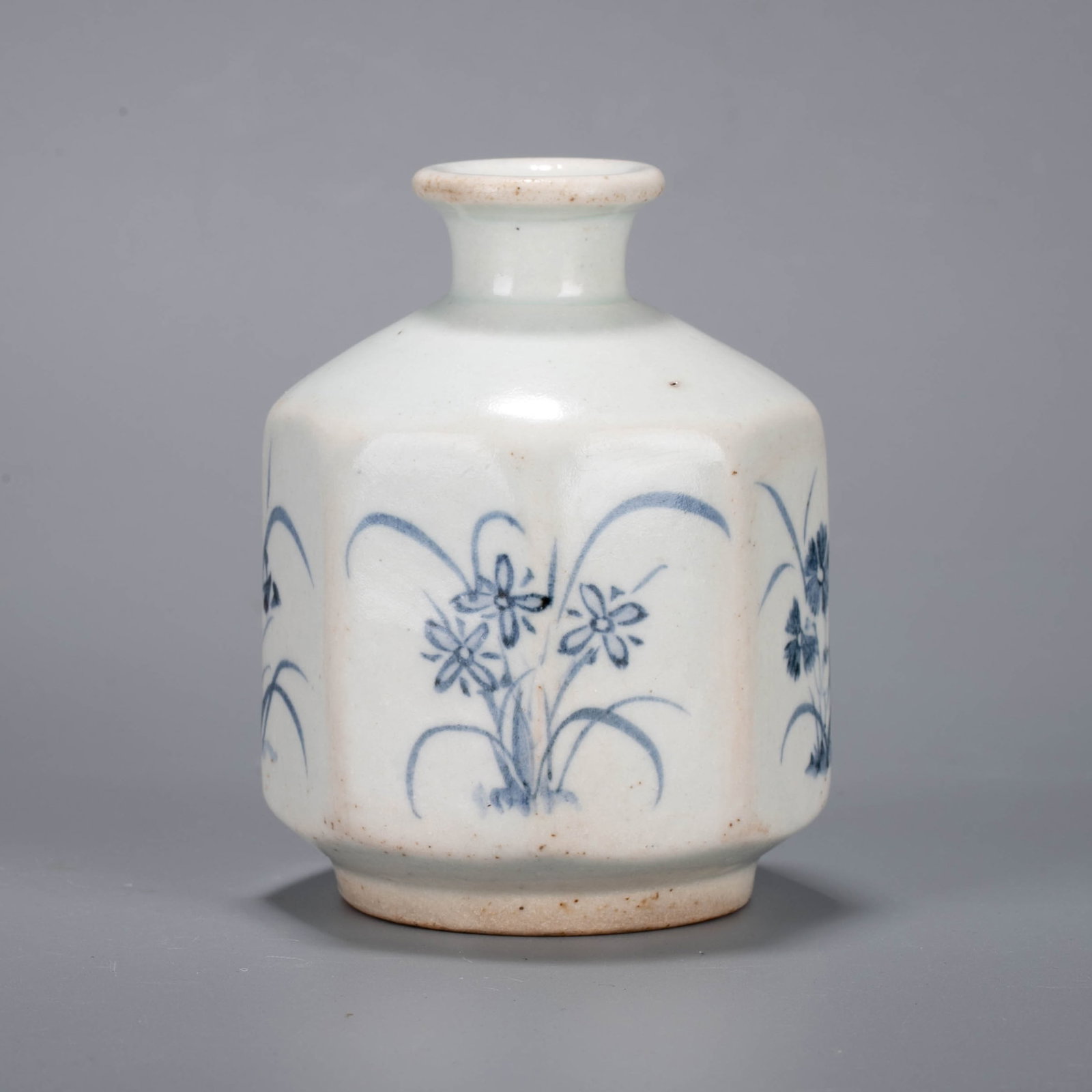 Autumn Grass Corner vase: Autumn Grass Corner vase