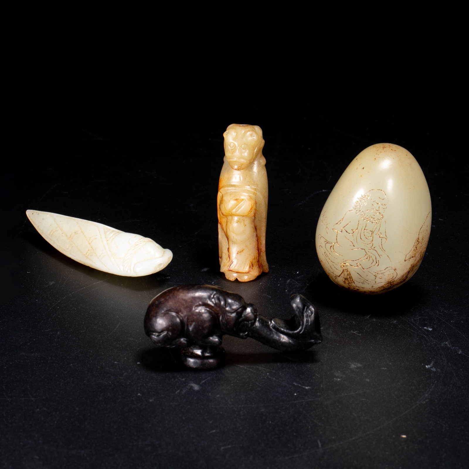 Qing Dynasty Jade Pendant a group: Qing Dynasty Jade Pendant a group