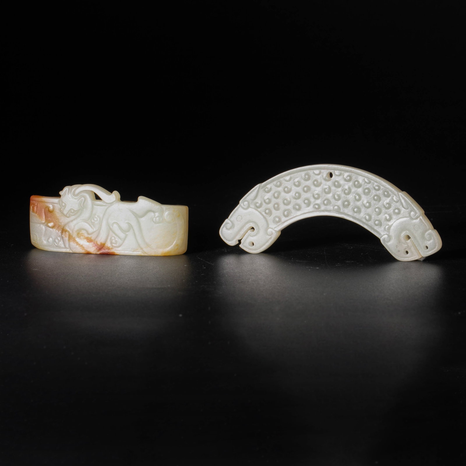Han white jade Hongqin Jade Huang Chilong sword decorated a group: Han white jade Hongqin Jade Huang Chilong sword decorated a group
