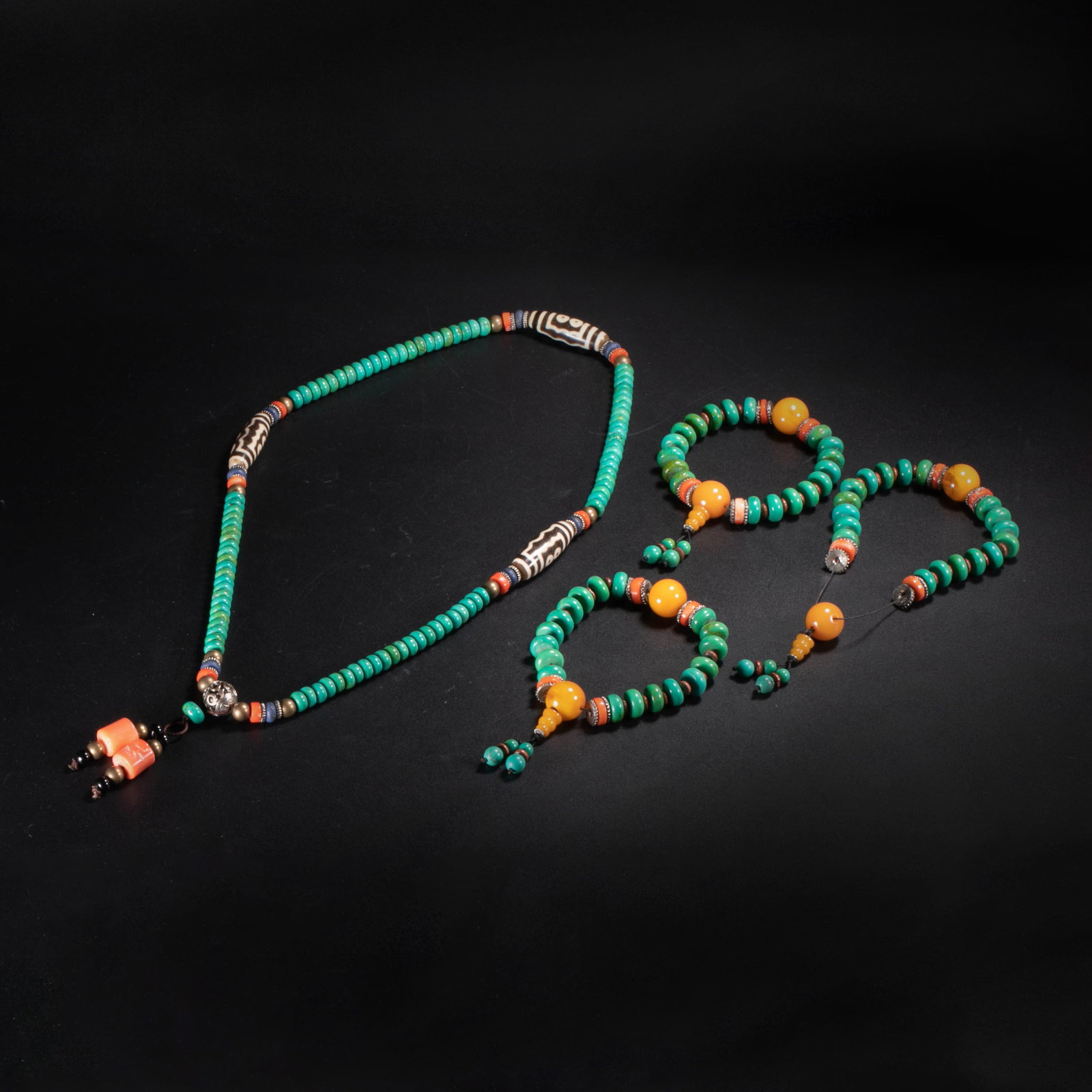 Qing Tibetan Dzi Beads: Qing Tibetan Dzi Beads
