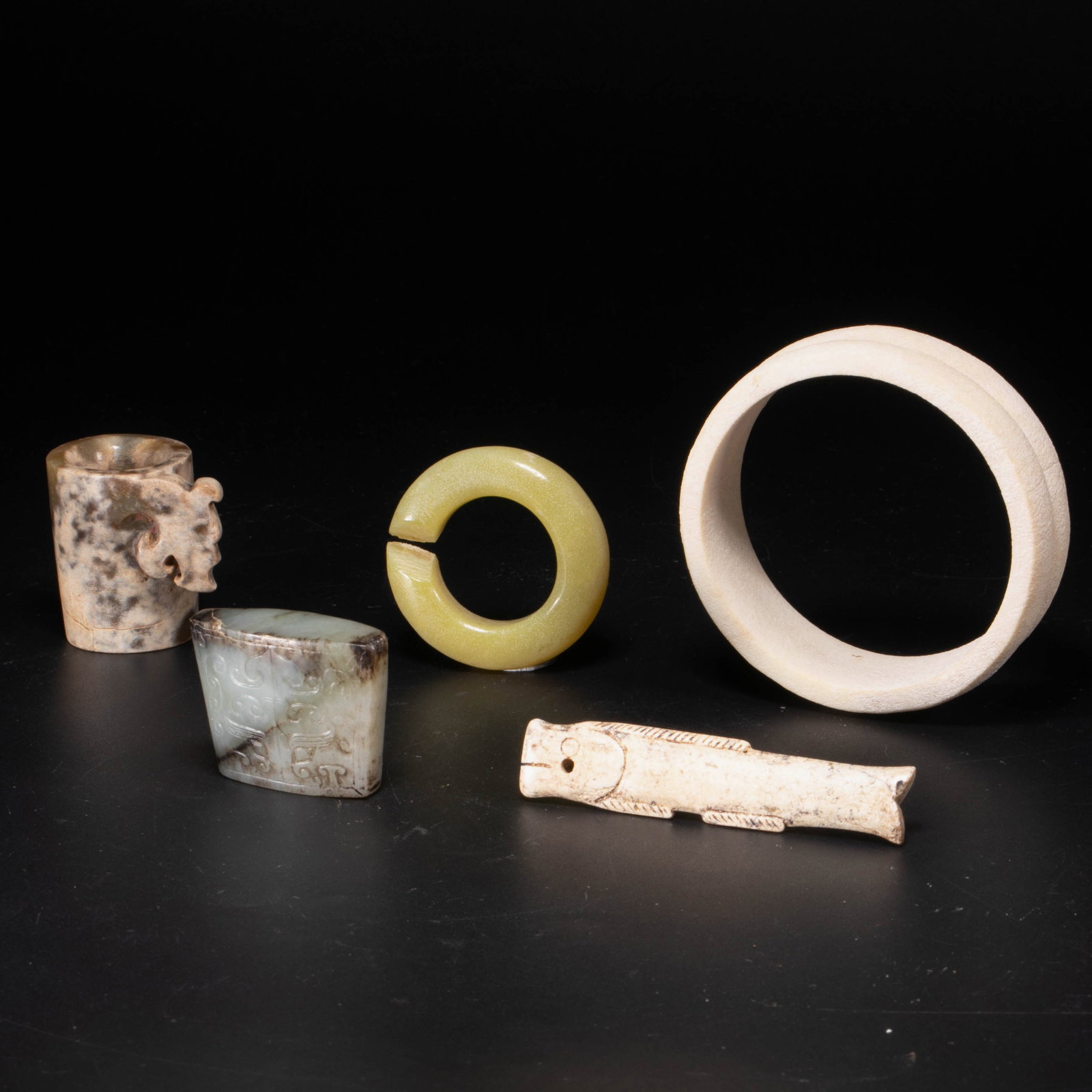 5 pieces of jade: 5 pieces of jade