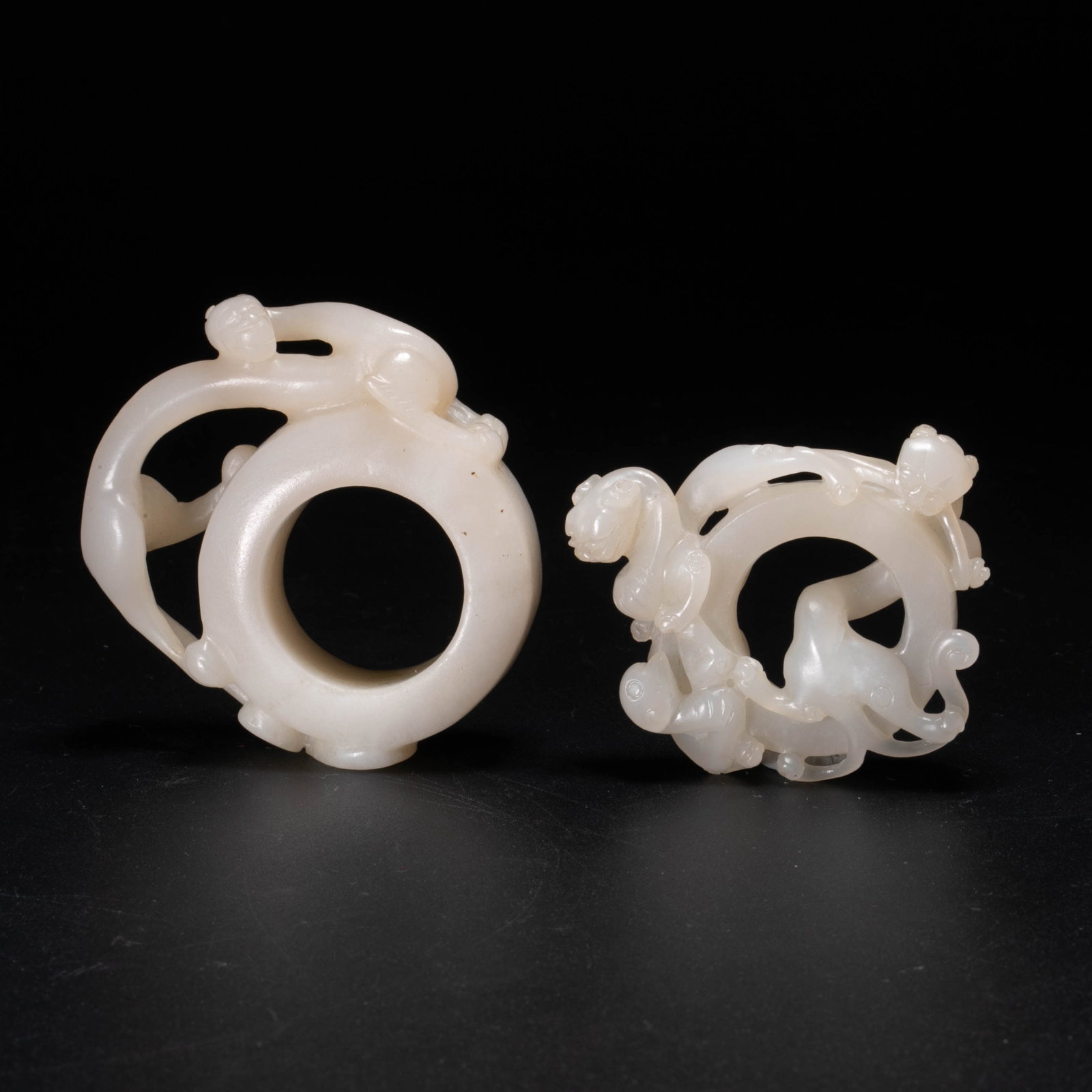 2 pieces of jade from Ming Dynasty: 2 pieces of jade from Ming Dynasty