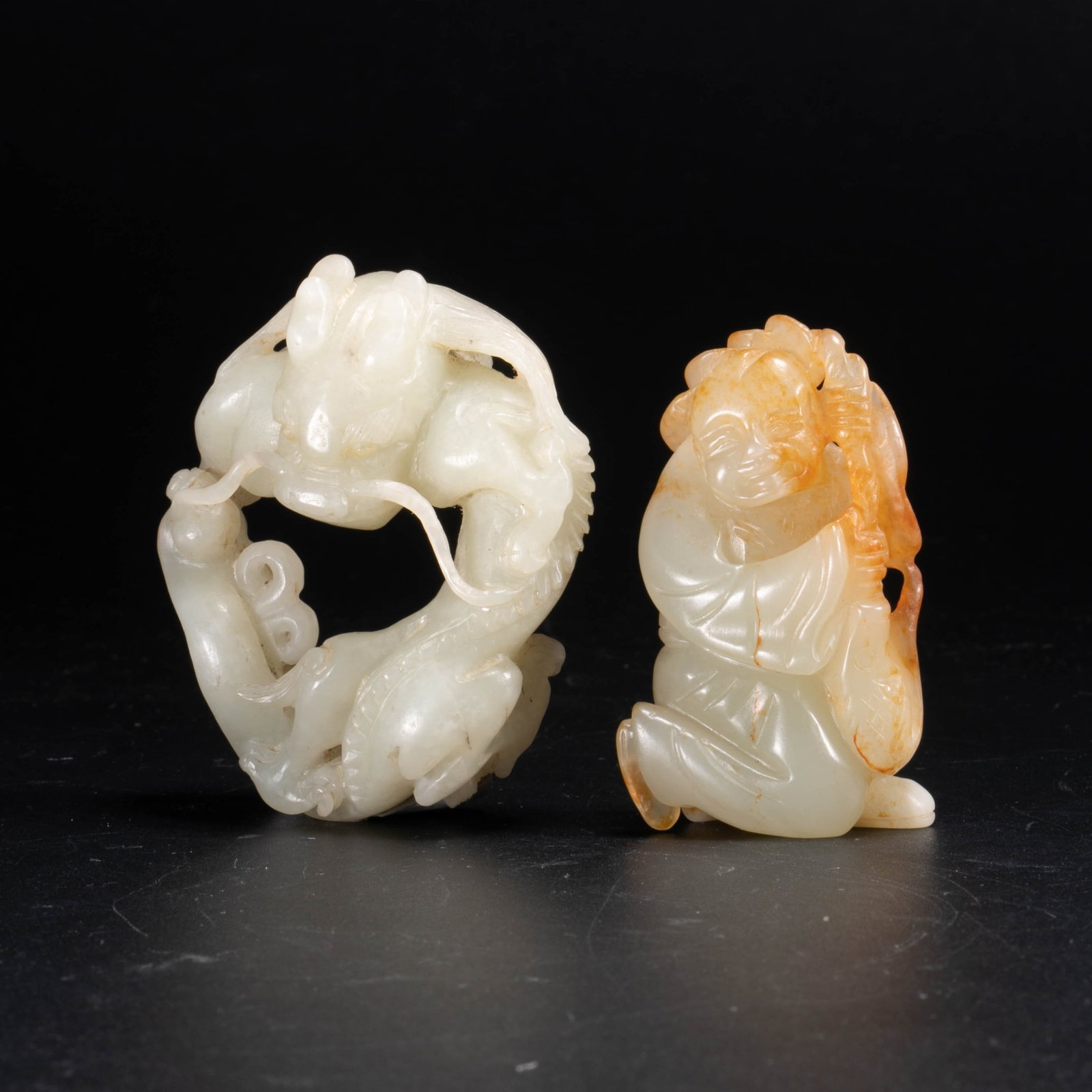 2 pieces of jade from the Qing Dynasty: 2 pieces of jade from the Qing Dynasty