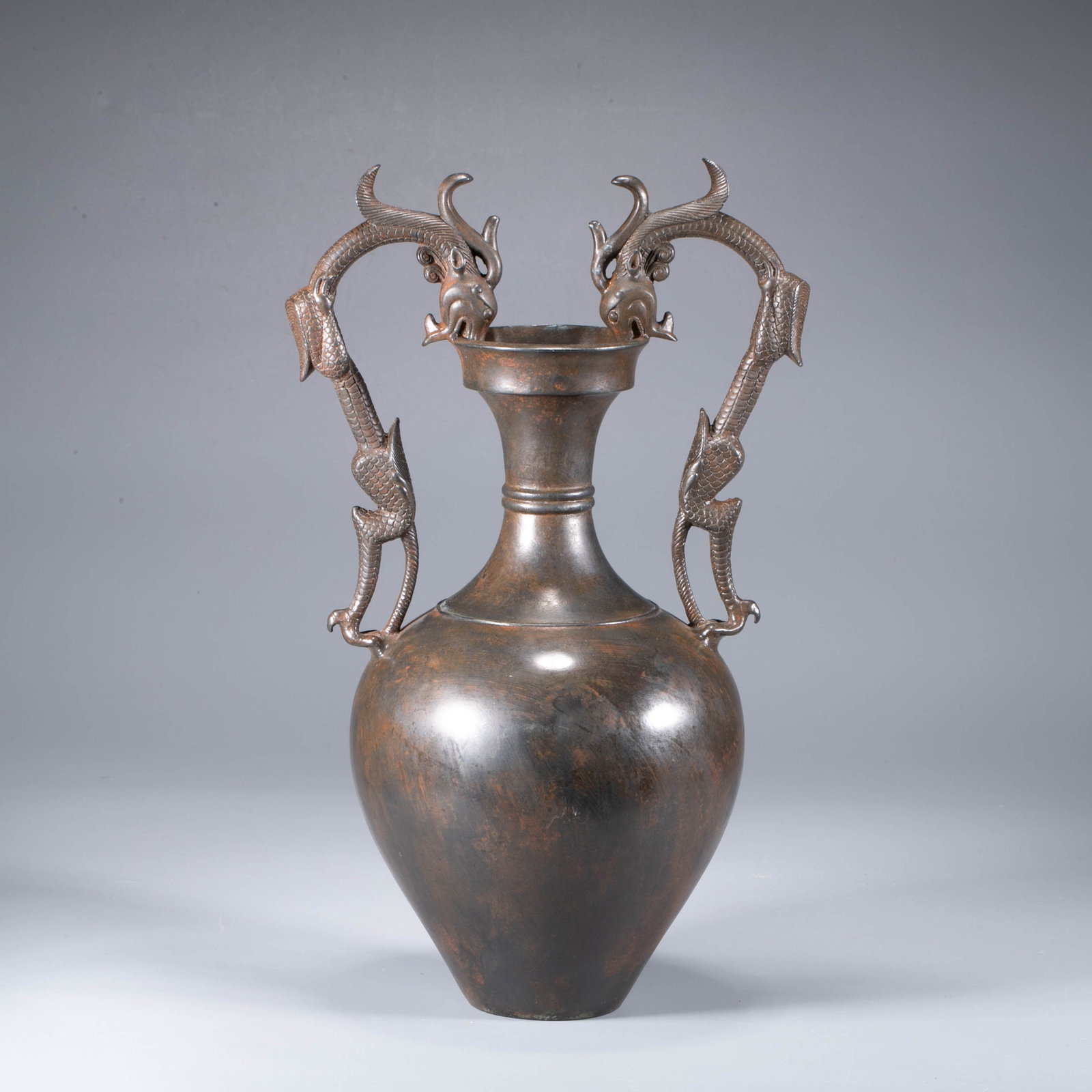 Tang Dynasty Double Dragon zun ritual wine vessel: Tang Dynasty Double Dragon zun ritual wine vessel