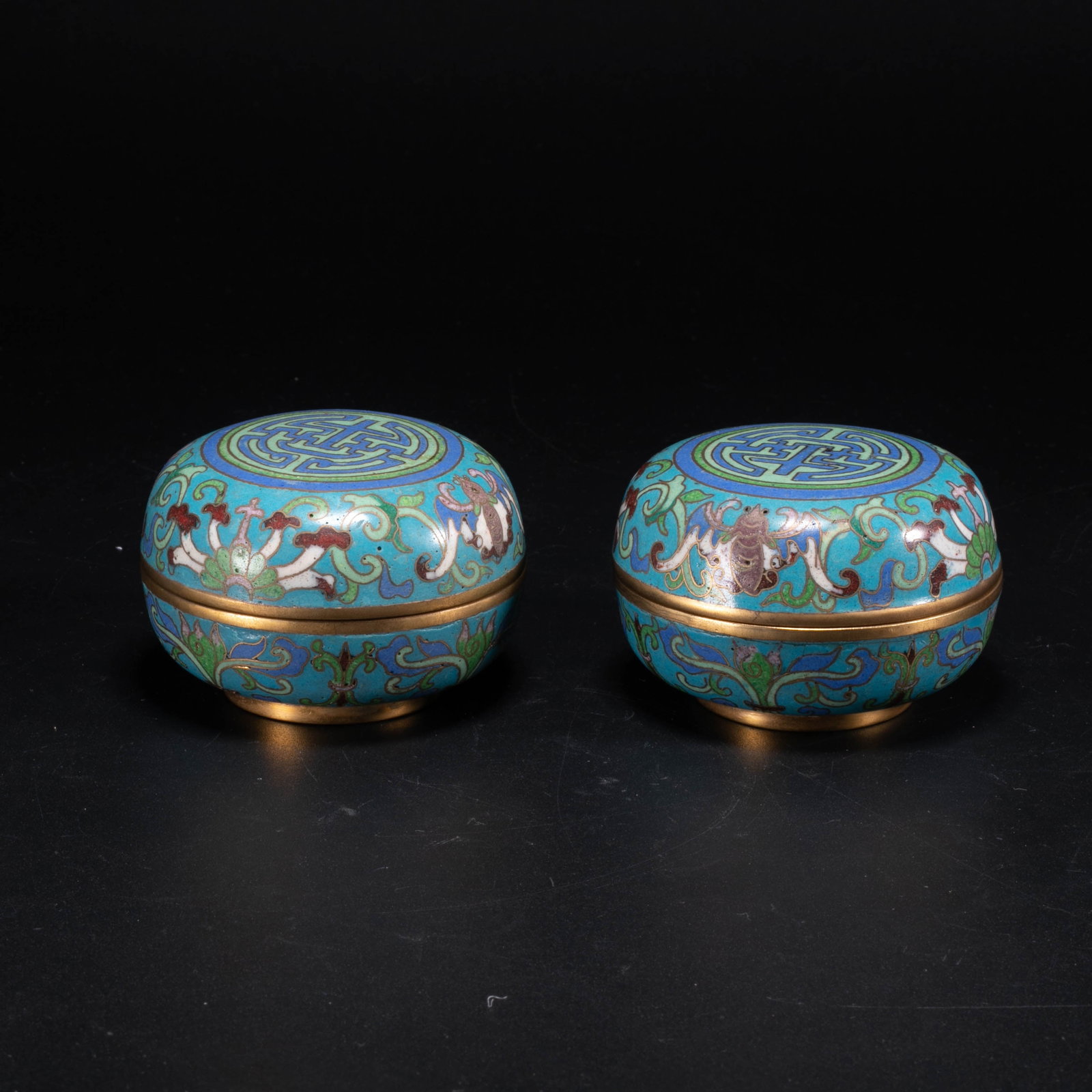 Qing Dynasty enamel box with longevity character (1 of 7)