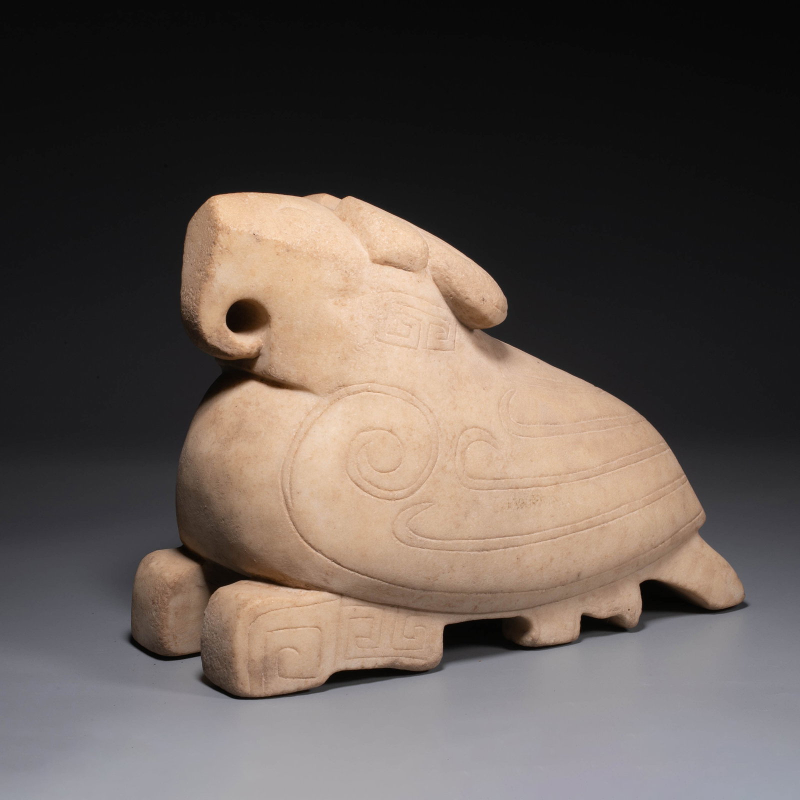 Shang white stone mythical beast: Shang white stone mythical beast