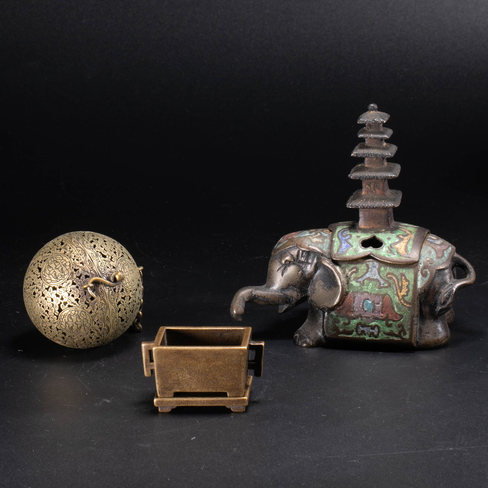 Qing Dynasty bronze incense burners, 3 pieces (1 of 10)