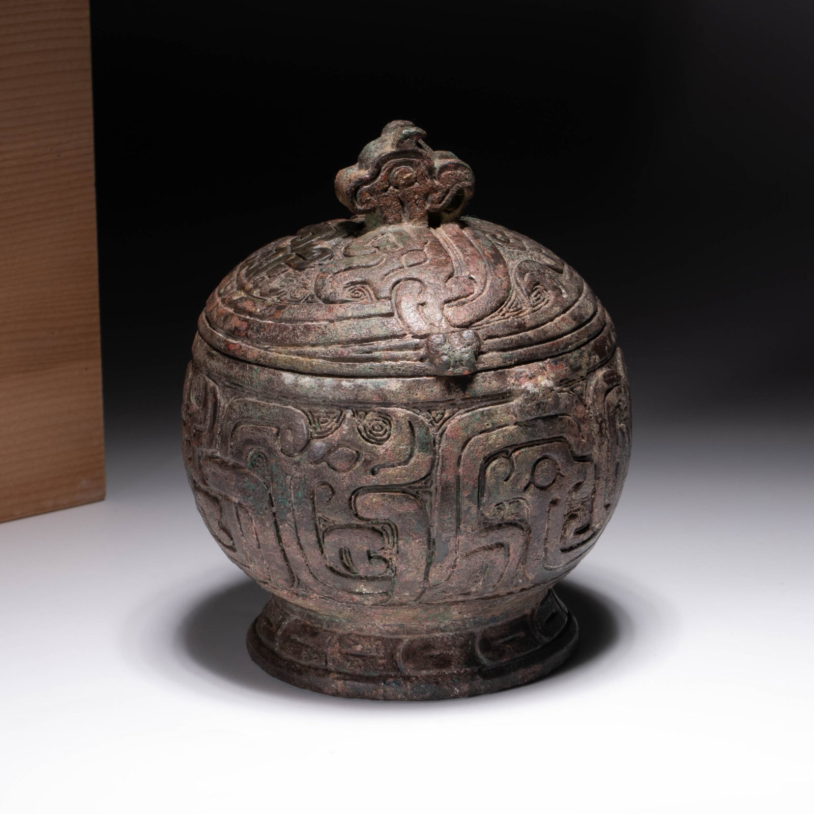 Western Zhou Dynasty Bronze Jar: Western Zhou Dynasty Bronze Jar