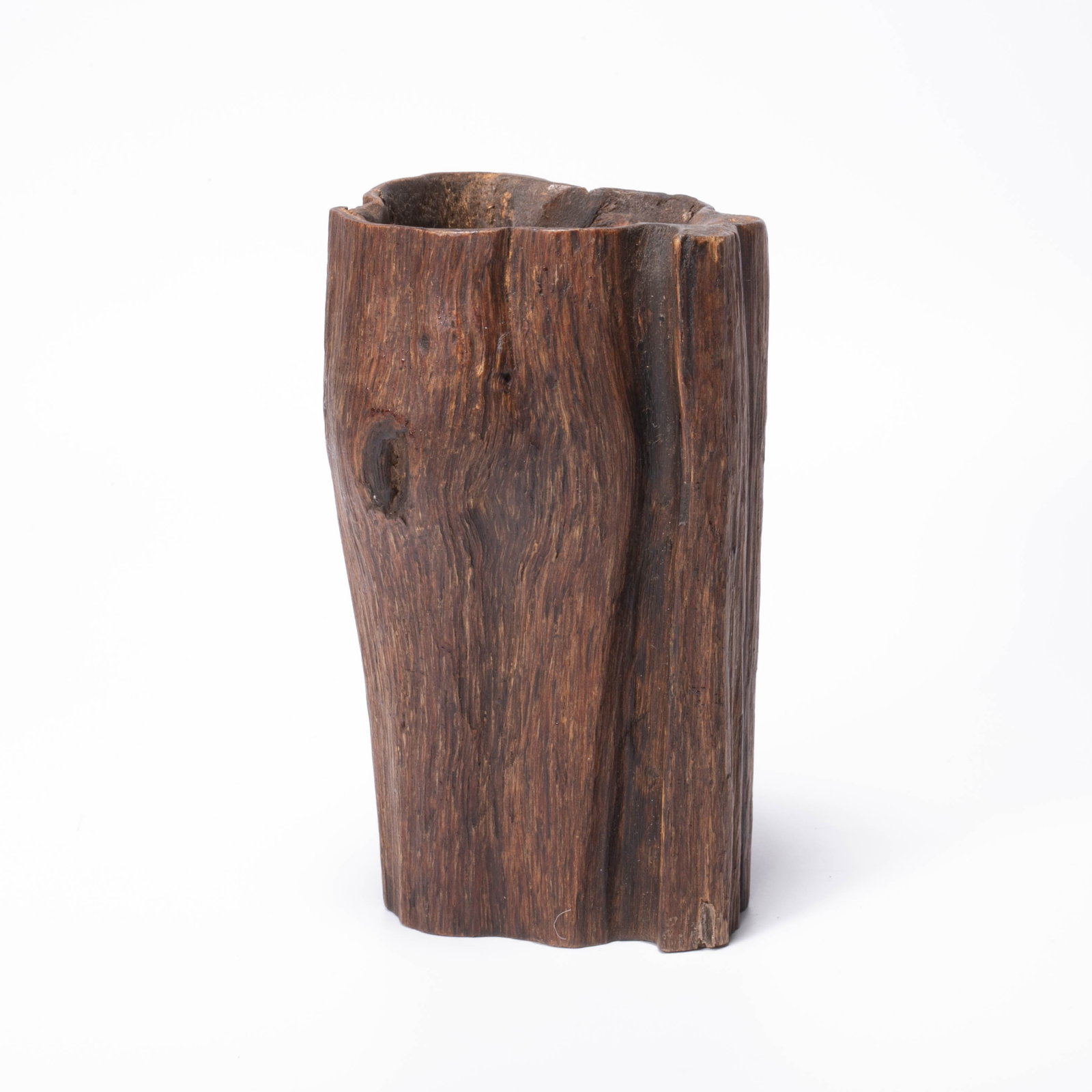 Agarwood pen holder: Agarwood pen holder