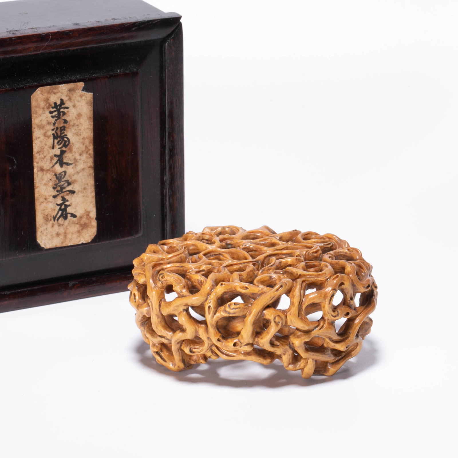 Boxwood ink bed (1 of 7)