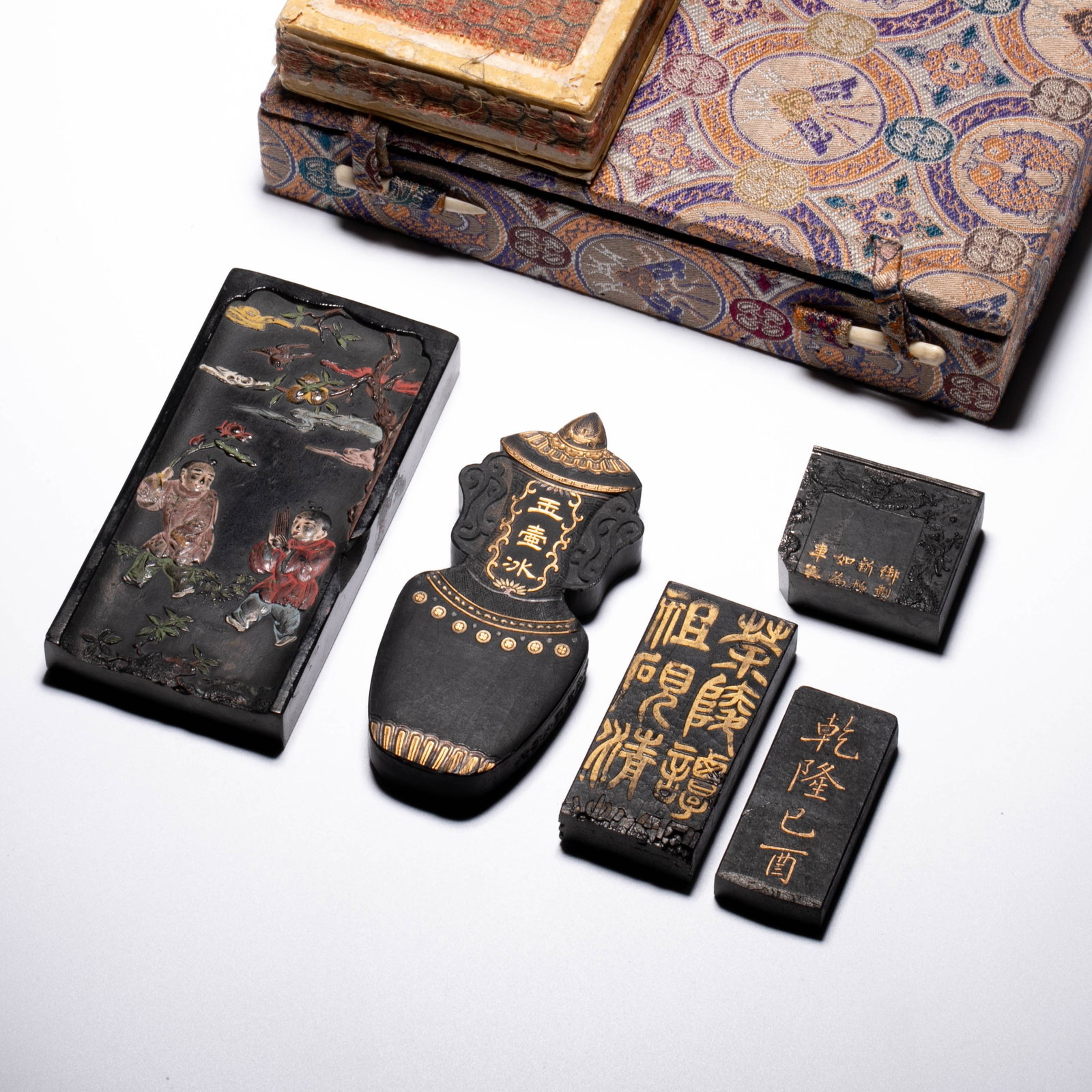 Qianlong ancient ink 5 pieces: Qianlong ancient ink 5 pieces