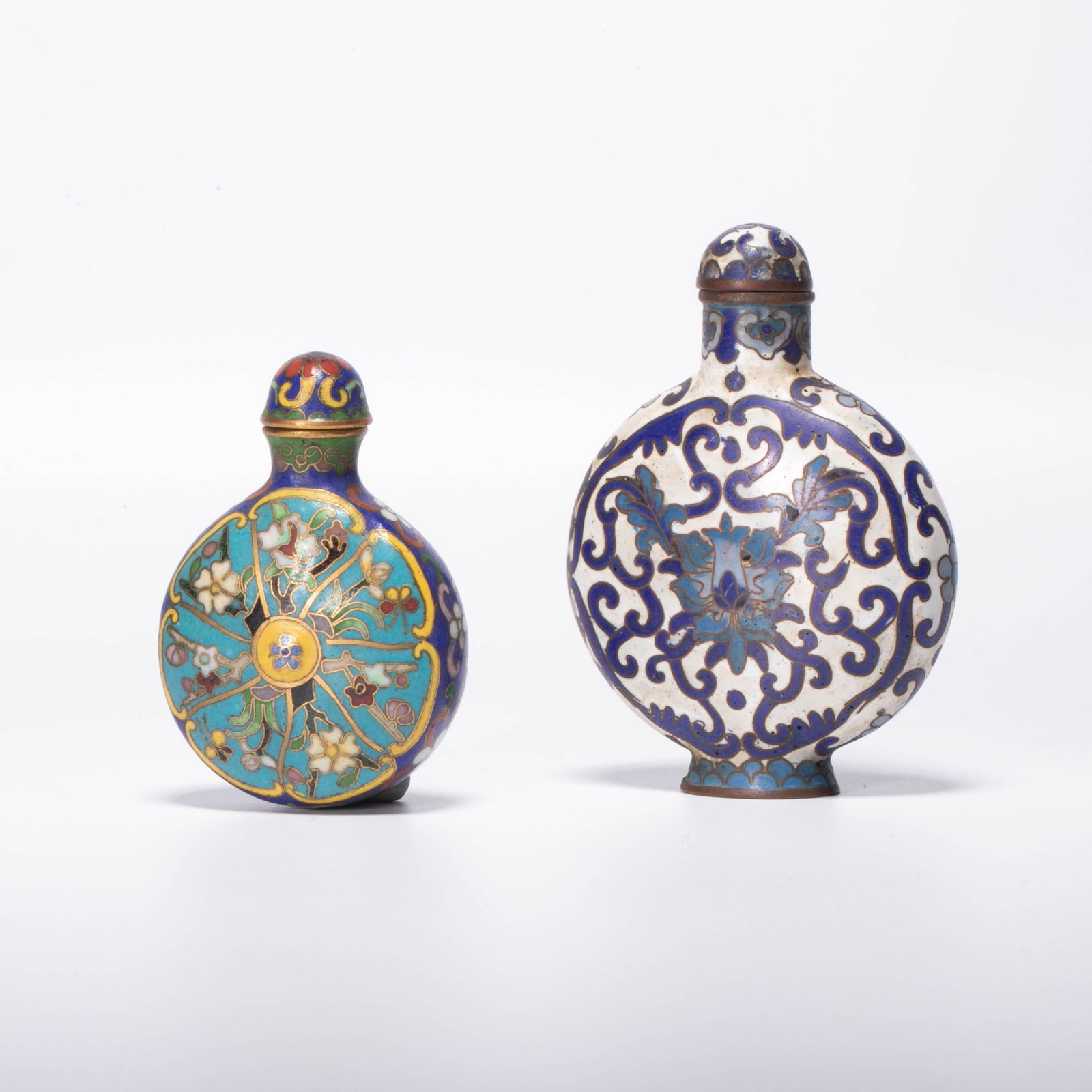 A Pair of Enamelled Snuff Bottles (1 of 7)