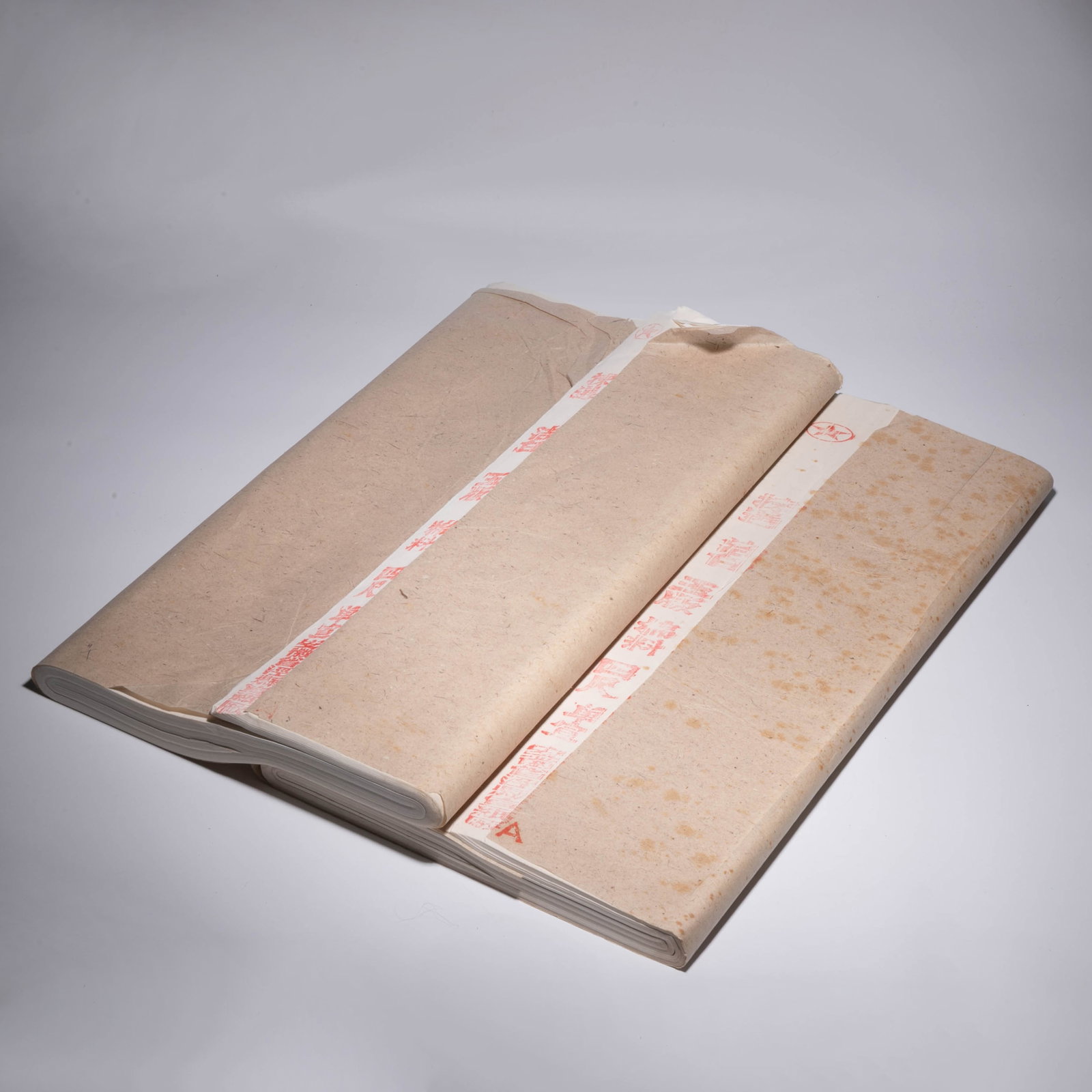 1992,1993 Red Star Brand cotton four foot single sheet Xuan paper, 2 bundles, two large sheets: 1992,1993 Red Star Brand cotton four foot single sheet Xuan paper, 2 bundles, two large sheets