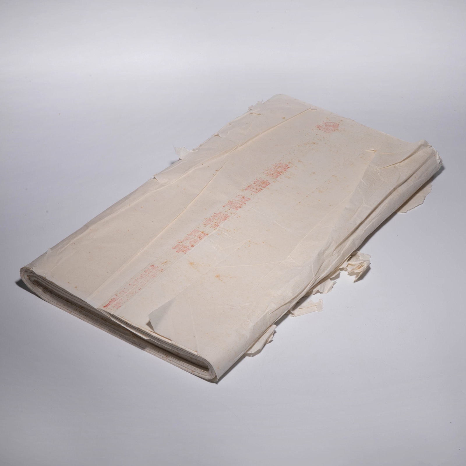1970s Red Flag Brand four-foot single-sheet Xuan paper, 1 bundle: 1970s Red Flag Brand four-foot single-sheet Xuan paper, 1 bundle