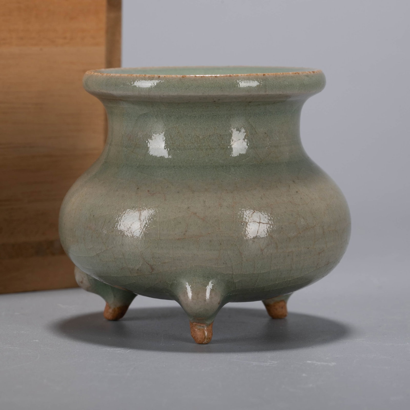 Henan celadon incense burner (1 of 7)