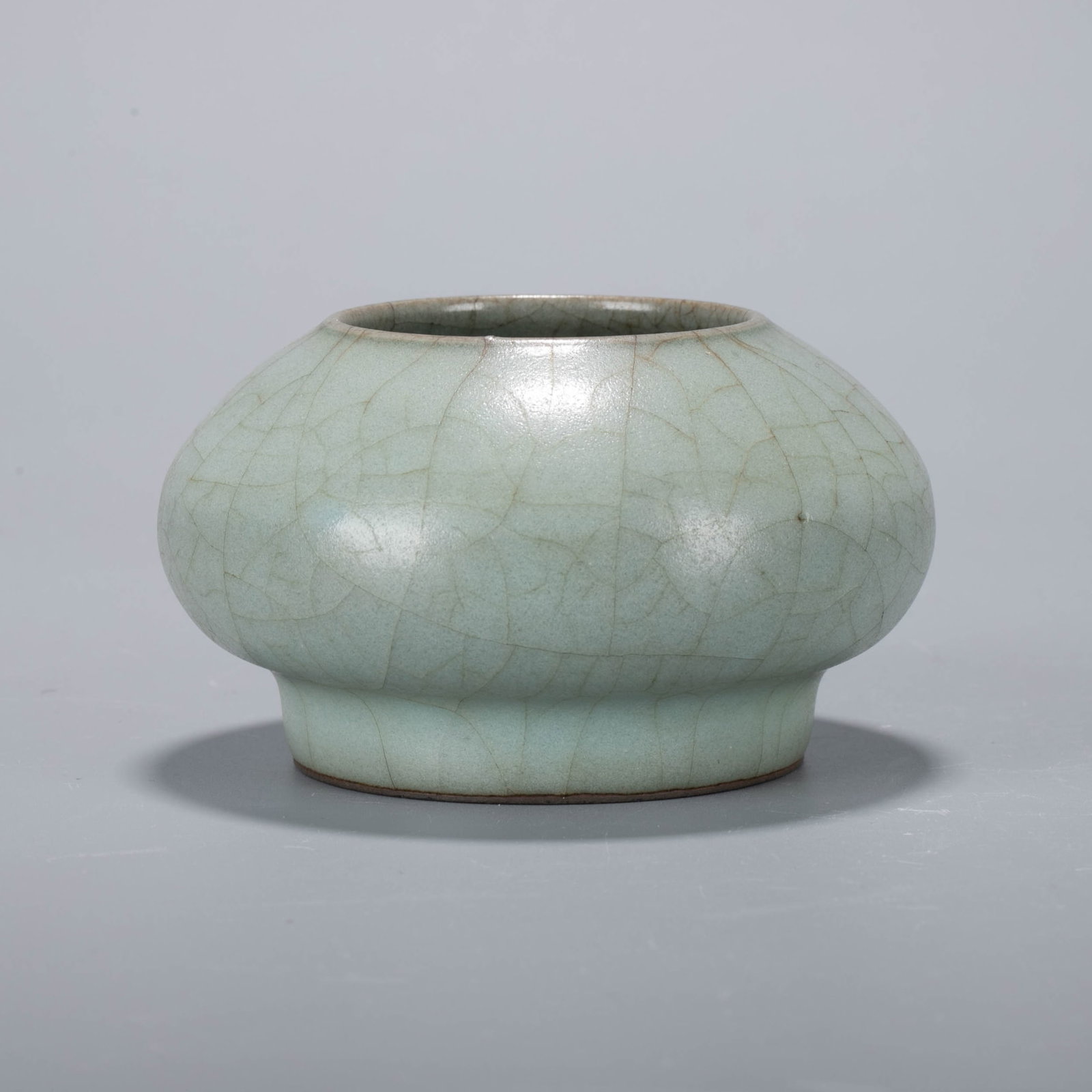 Southern Song Dynasty Longquan water vessel: Southern Song Dynasty Longquan water vessel
