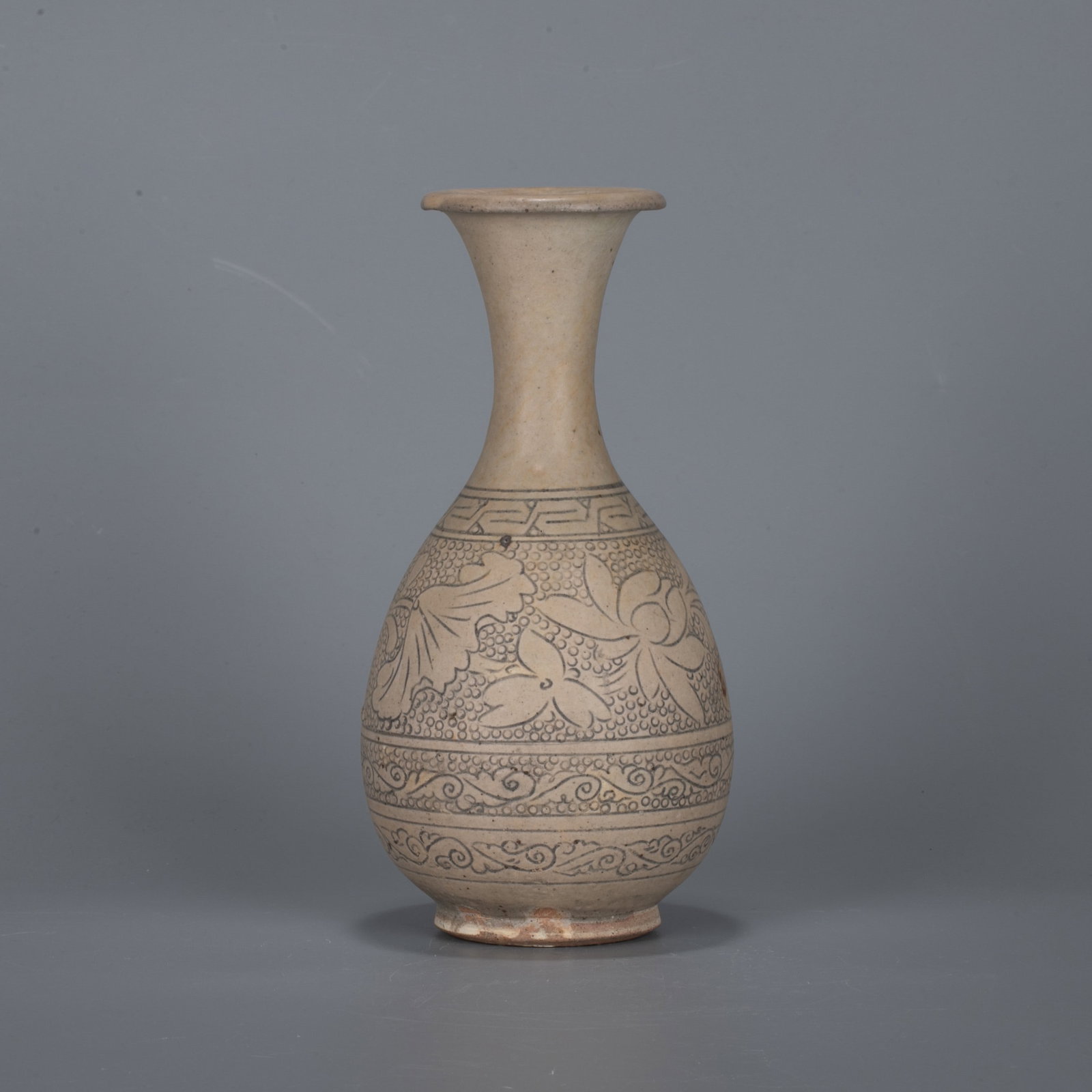 Song Dynasty Cizhou Kiln pearl-ground yuhuchun vase (1 of 6)