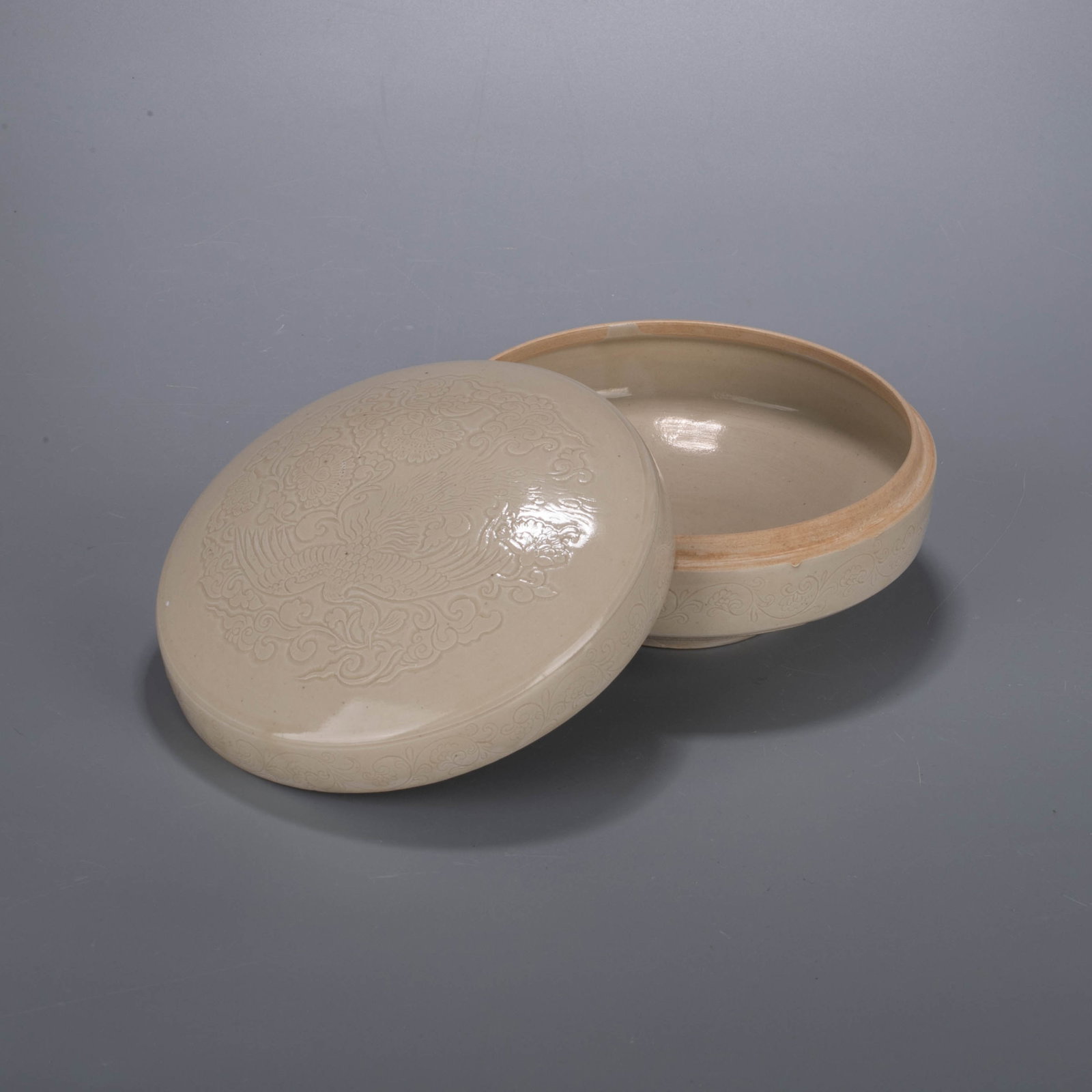 Song Dynasty Ding kiln lid box bowl: Song Dynasty Ding kiln lid box bowl