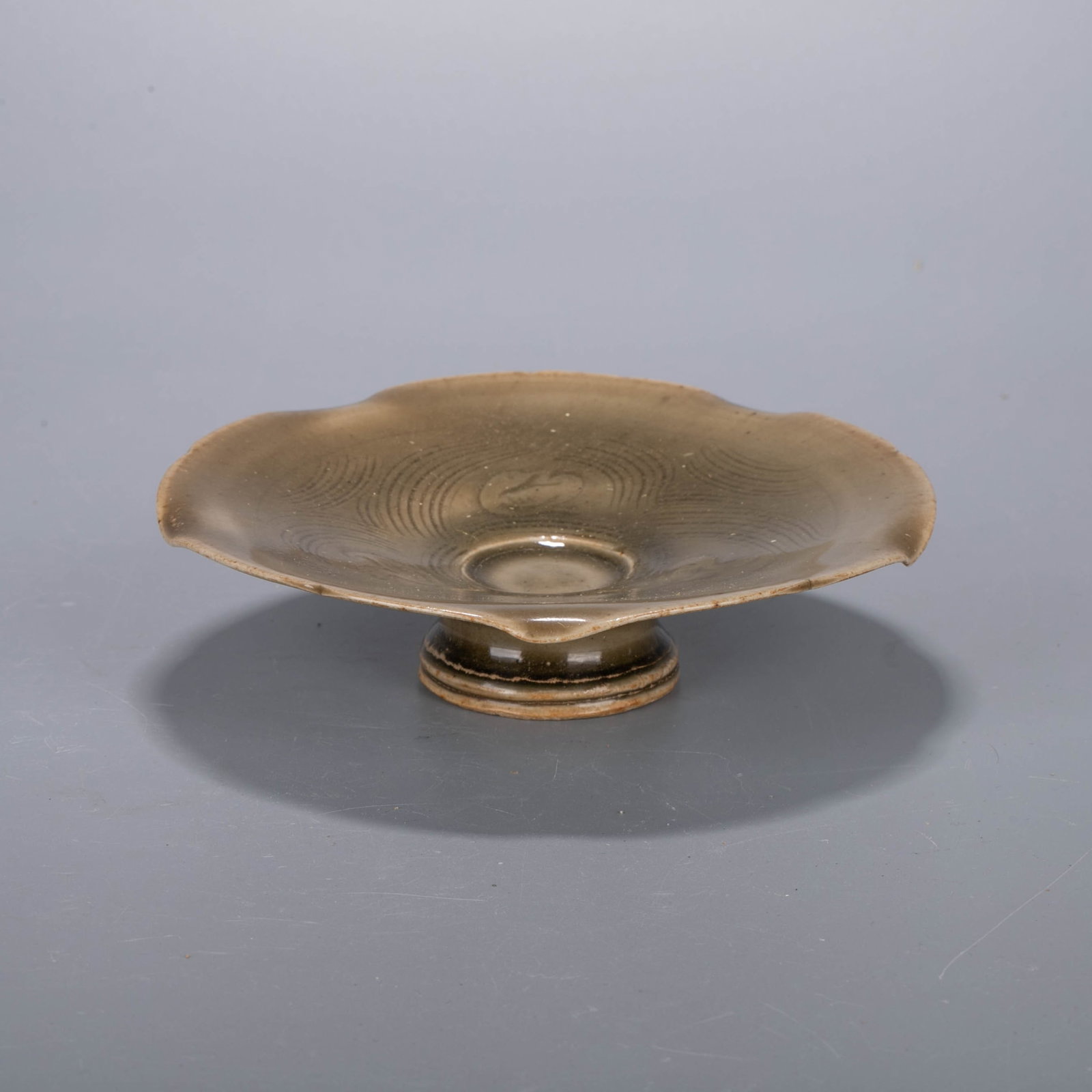 Song Dynasty celadon tea bowl stand: Song Dynasty celadon tea bowl stand