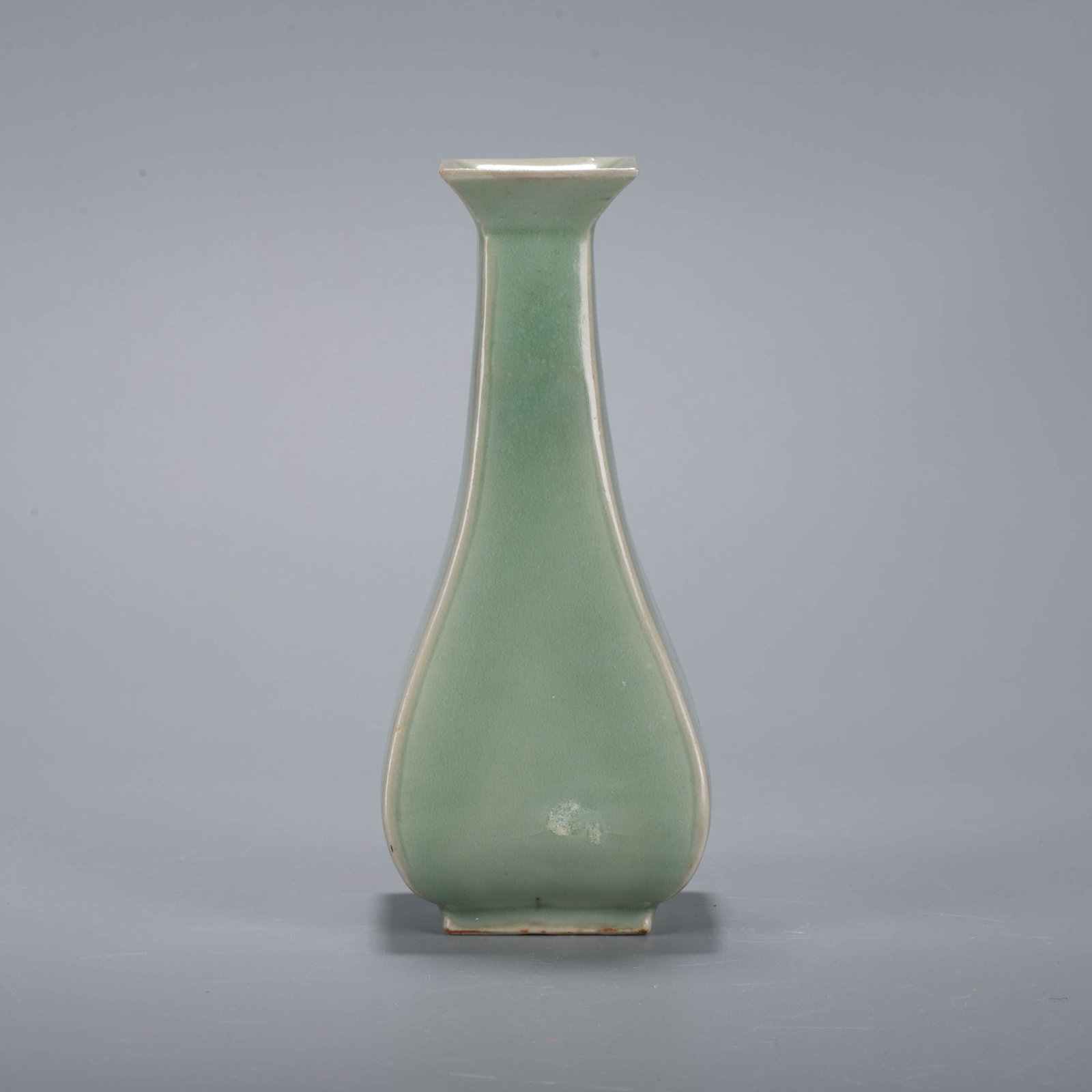 Longquan celadon flower vase - 4