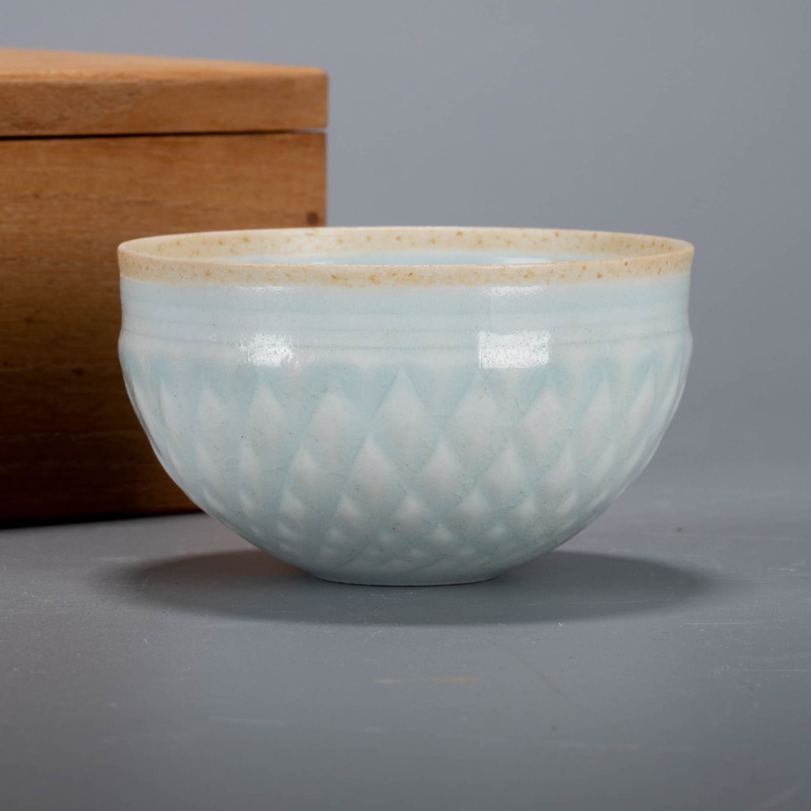 Qingbai ware bowl with incised lotus-petal motif (1 of 7)