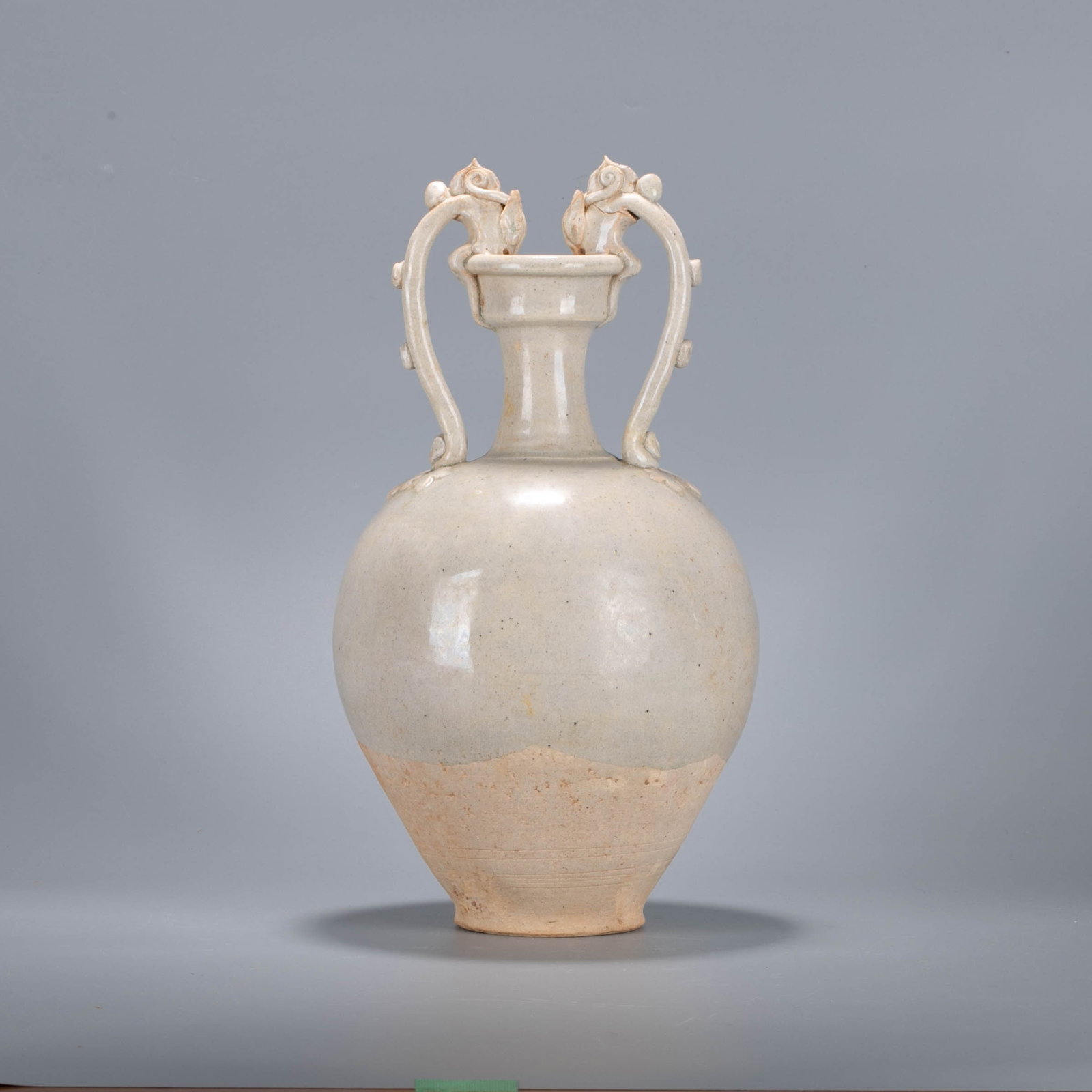 Tang Dynasty double-dragon zun: Tang Dynasty double-dragon zun