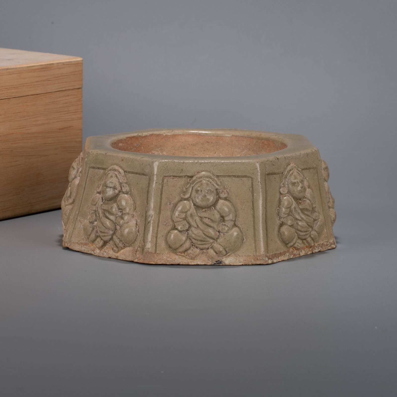 Song Dynasty celadon octagonal vessel with applied decoration: Song Dynasty celadon octagonal vessel with applied decoration