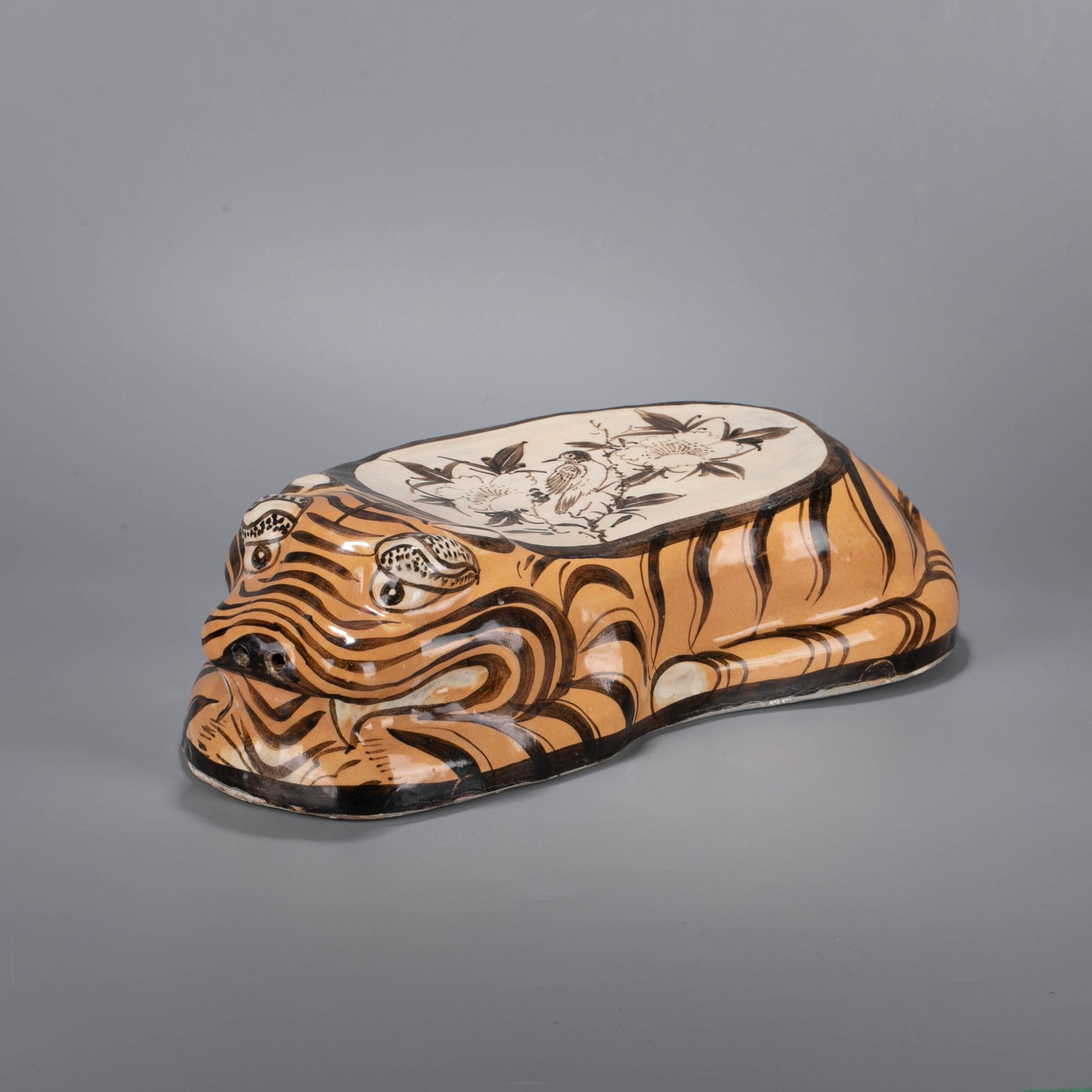 Cizhou ware tiger-shaped porcelain pillow (1 of 7)