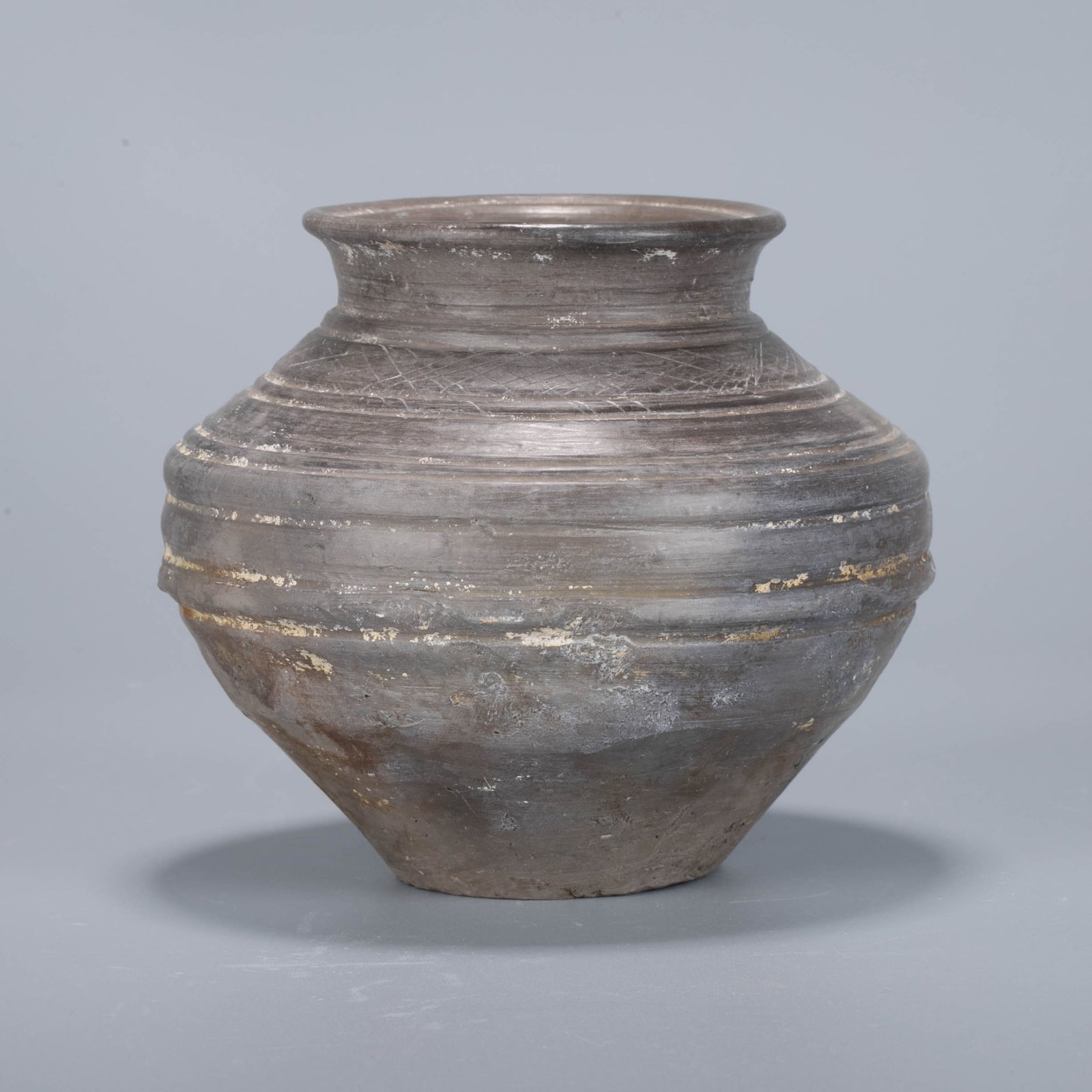 Western Zhou Dynasty Gray Pottery Hu (1 of 4)