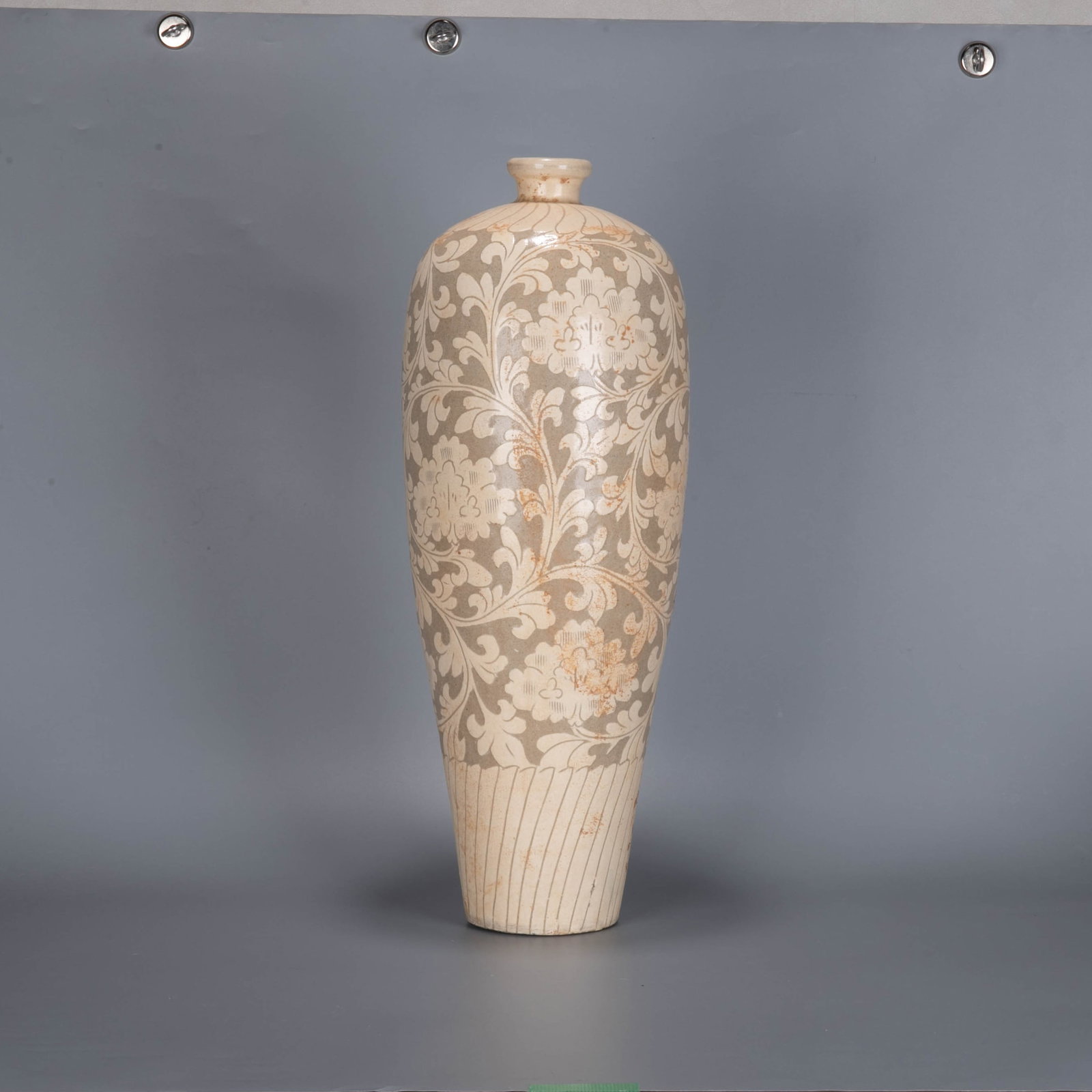 Cizhou ware incised decoration meiping vase (1 of 6)