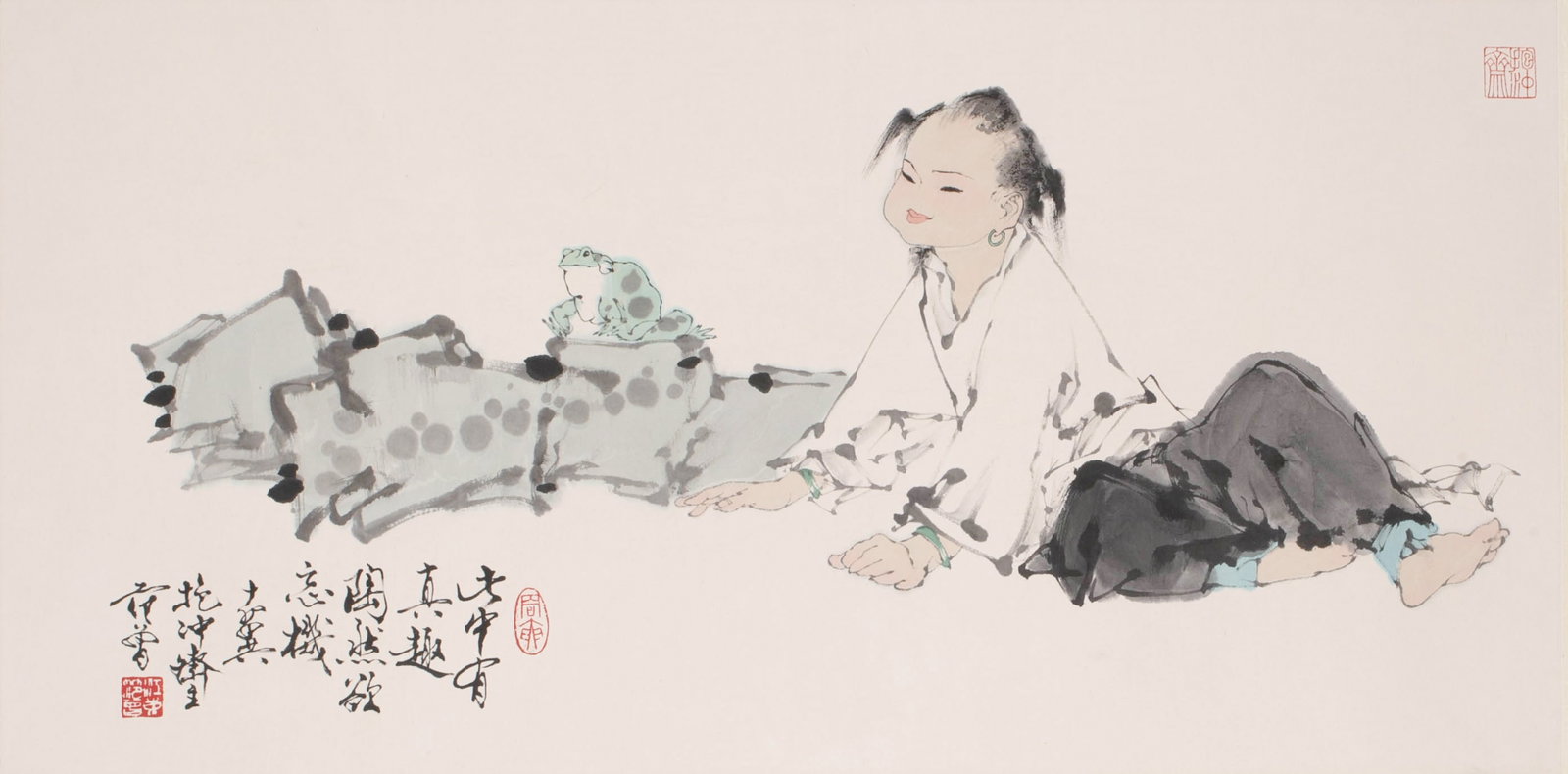 Fan Zeng, figure: This work belongs to Fan Zeng figural subject. The painting depicts a boy sitting on the ground, looking sideways at the frog on the stone, with a leisurely and innocent expression. The lines on the