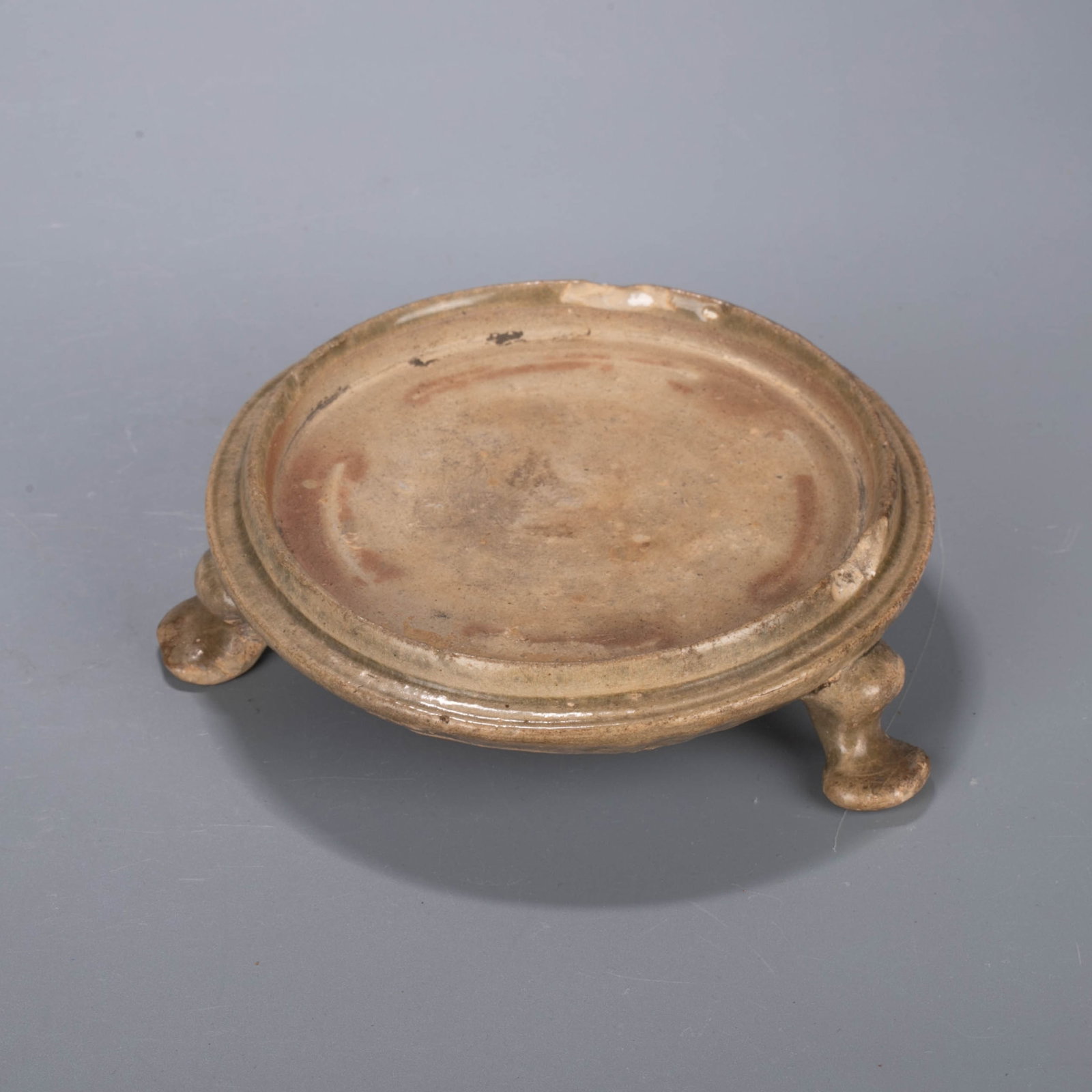 Celadon three-legged inkstone (1 of 7)