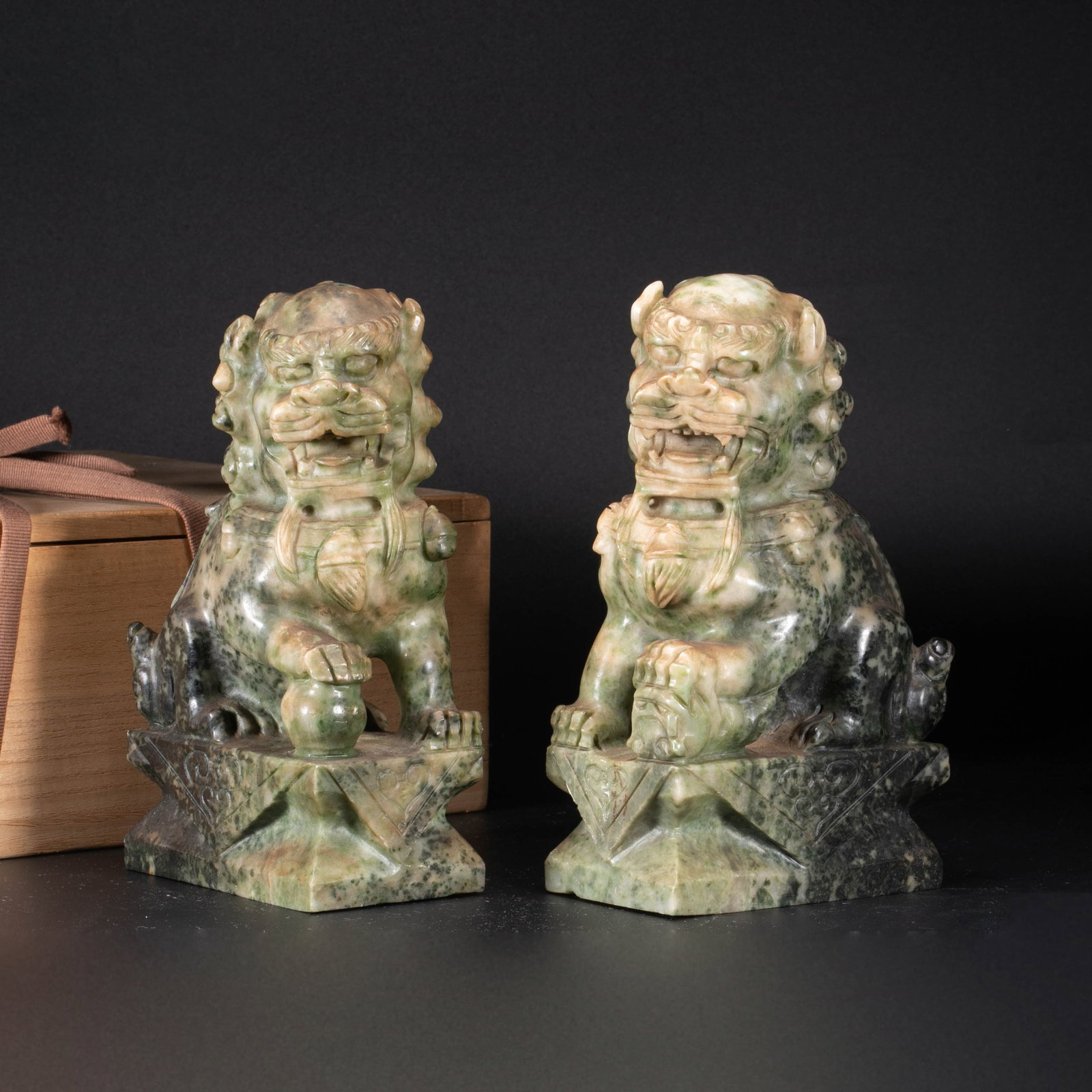 Qing Dynasty pair of jade lions: Qing Dynasty pair of jade lions