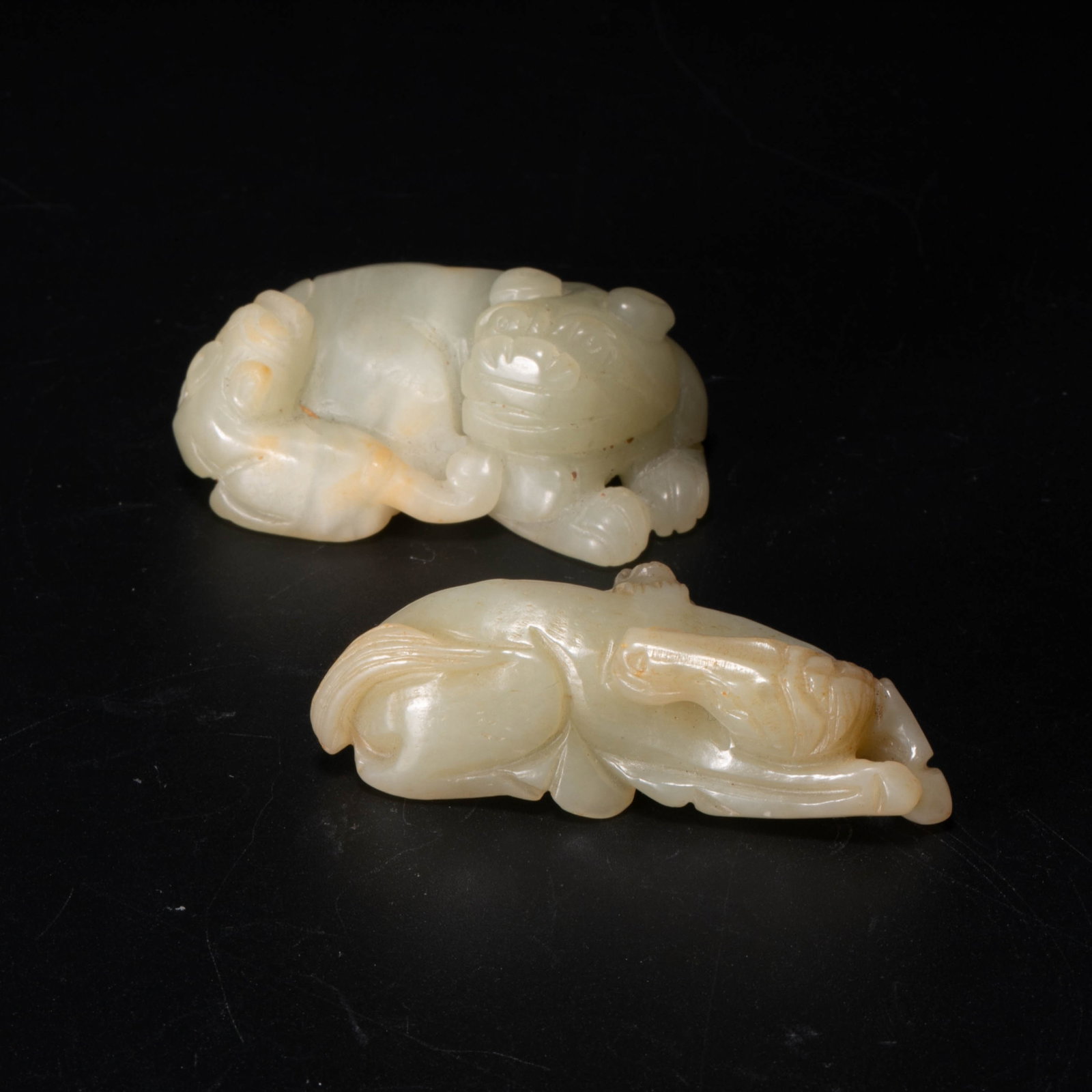 Jade-carved animal ornaments, 2 pieces (1 of 7)