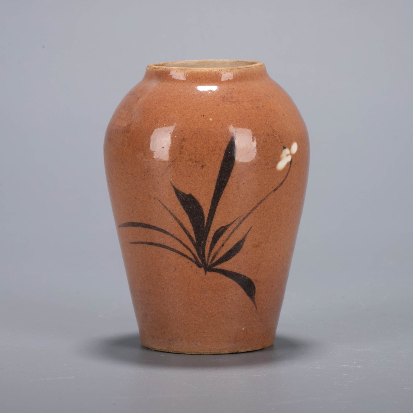 Ming Dynasty Cizhou ware small vase (1 of 6)