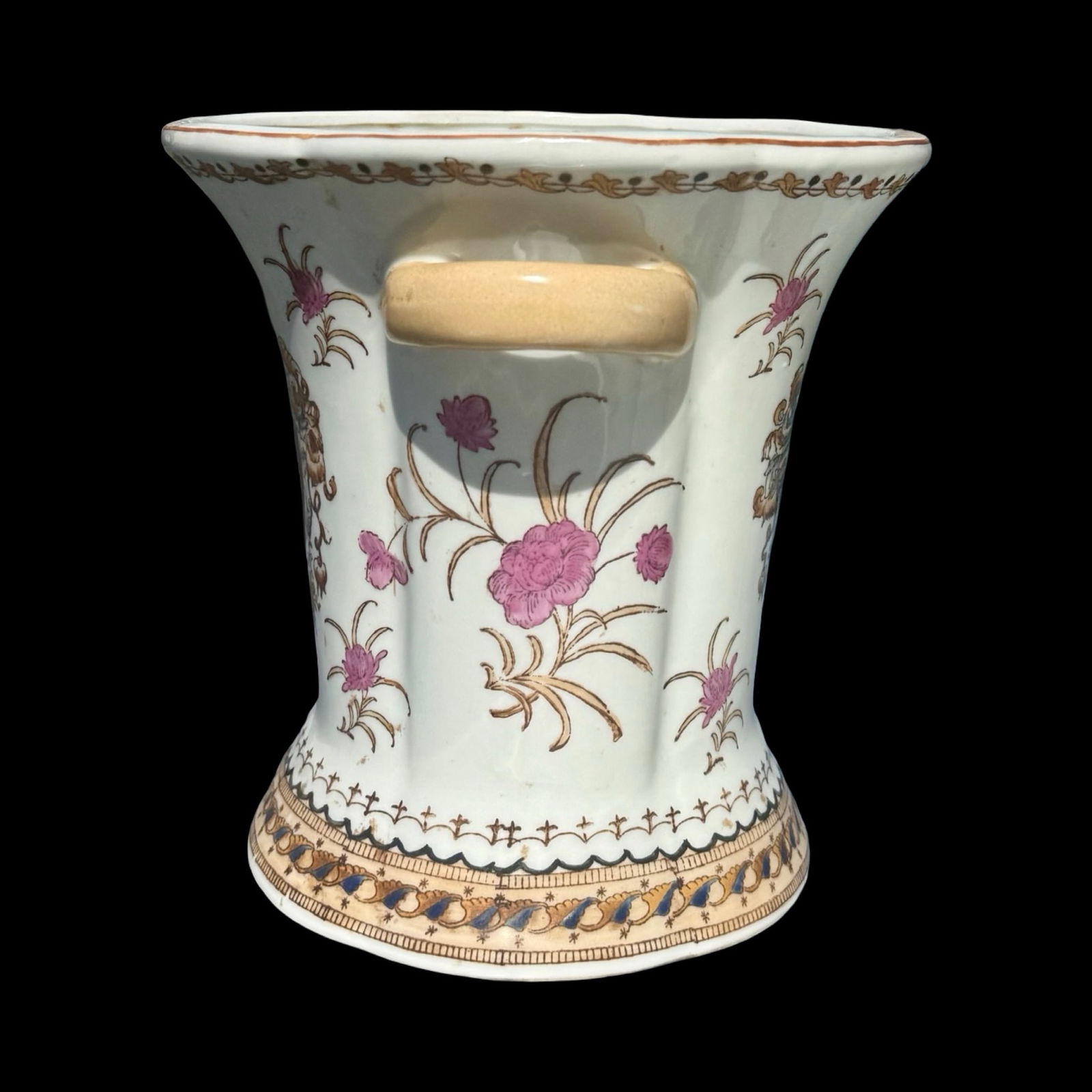 Chinese Export Armorial Cachepot - 5