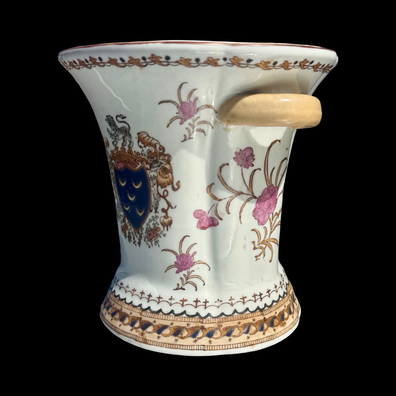Chinese Export Armorial Cachepot - 6