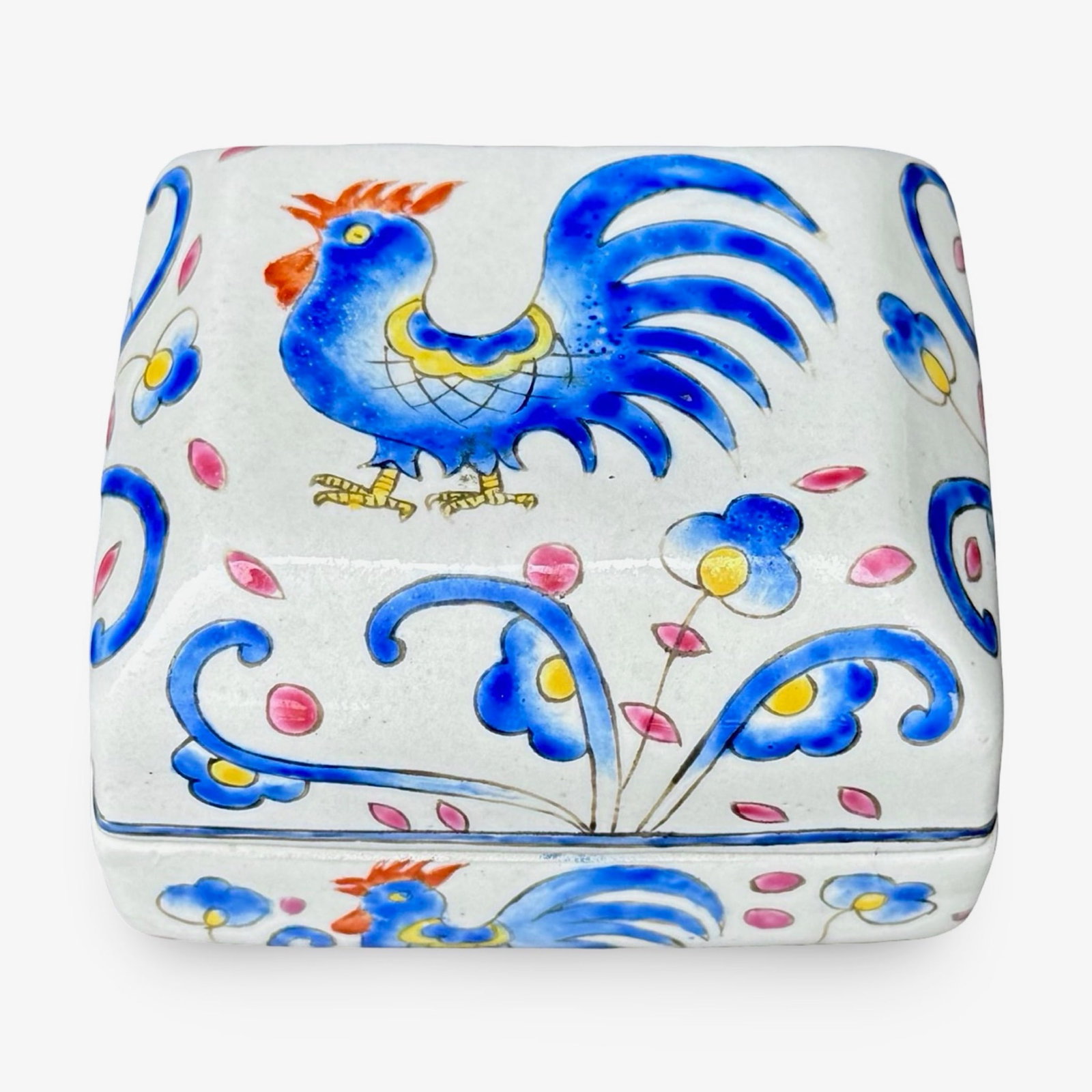 Chinese Rooster Lidded Box: Chinese Qianlong style box with roosters and floral motifs. Marked on base. Approx. Dimensions: 2.75H x 3.75W x 3D inches