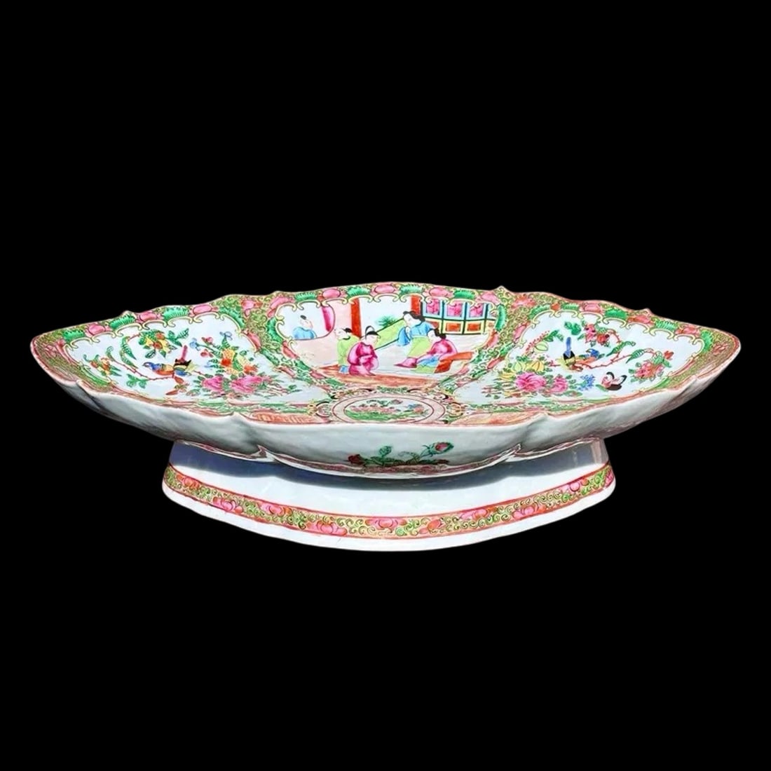 Chinese Rose Medallion Footed Bowl (1 of 6)