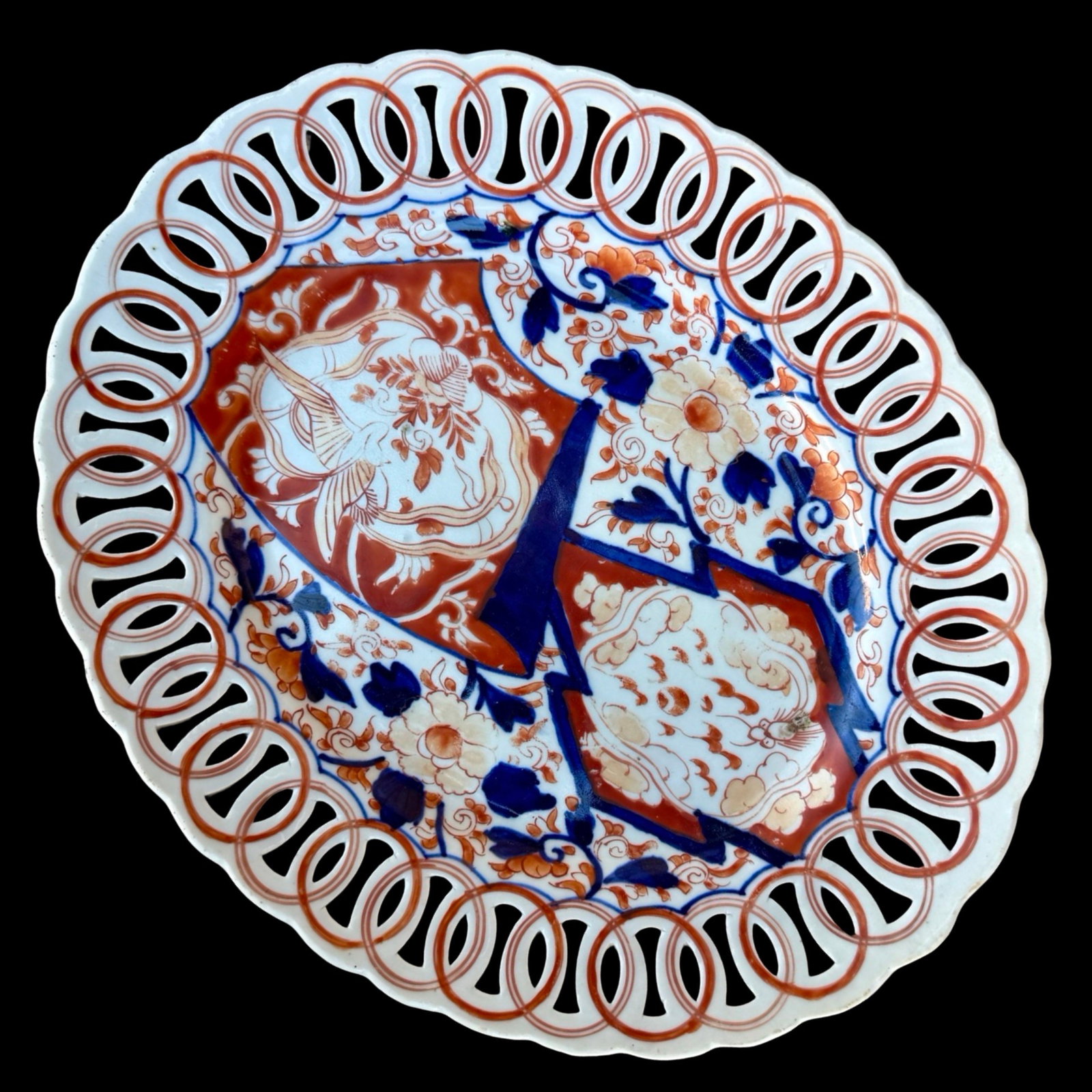 Antique Japanese Imari Artia Dish: Antique Japanese Arita Ko-Imari porcelain dish.