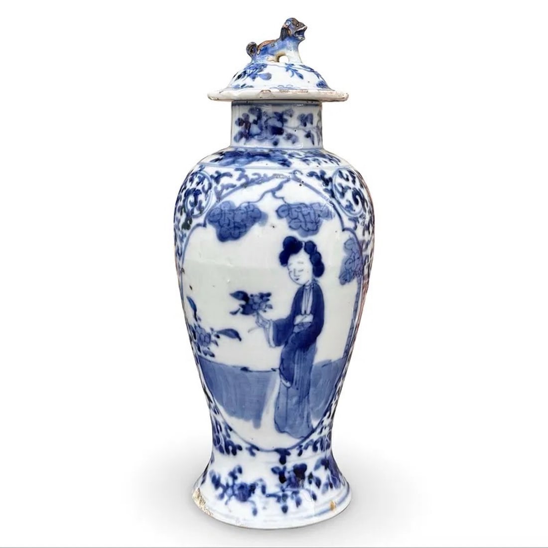 Chinese Kangxi Eliza Foo Vase: Chinese blue and white porcelain lidded vase w/ Long Eliza figural decoration, Foo Dog finial, Kangxi-style form, cobalt underglaze, and four-character mark on base.