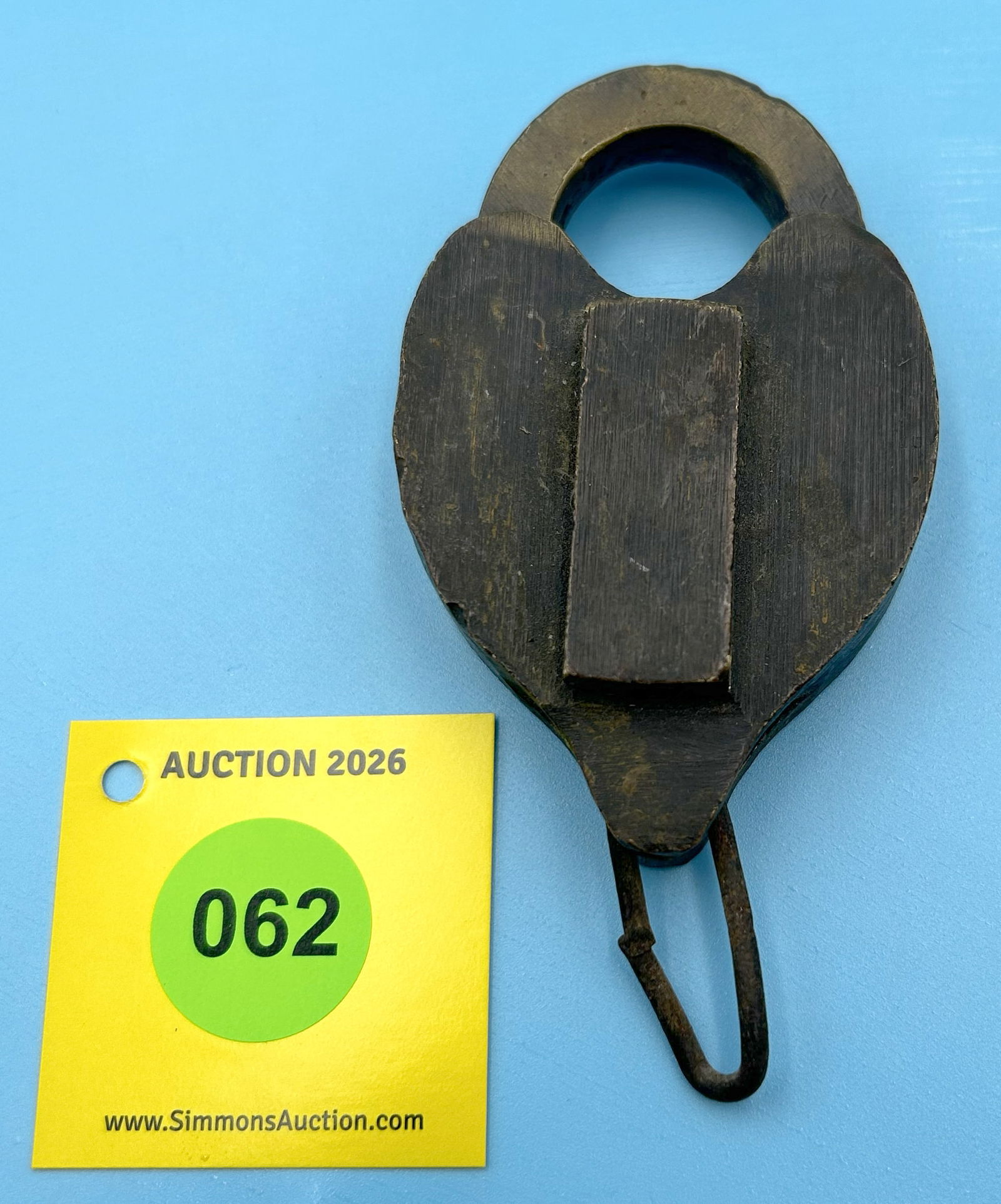 UNMARKED BRASS LOCK WITH DUST COVER, (NO KEY): UNMARKED BRASS LOCK WITH DUST COVER, (NO KEY) 