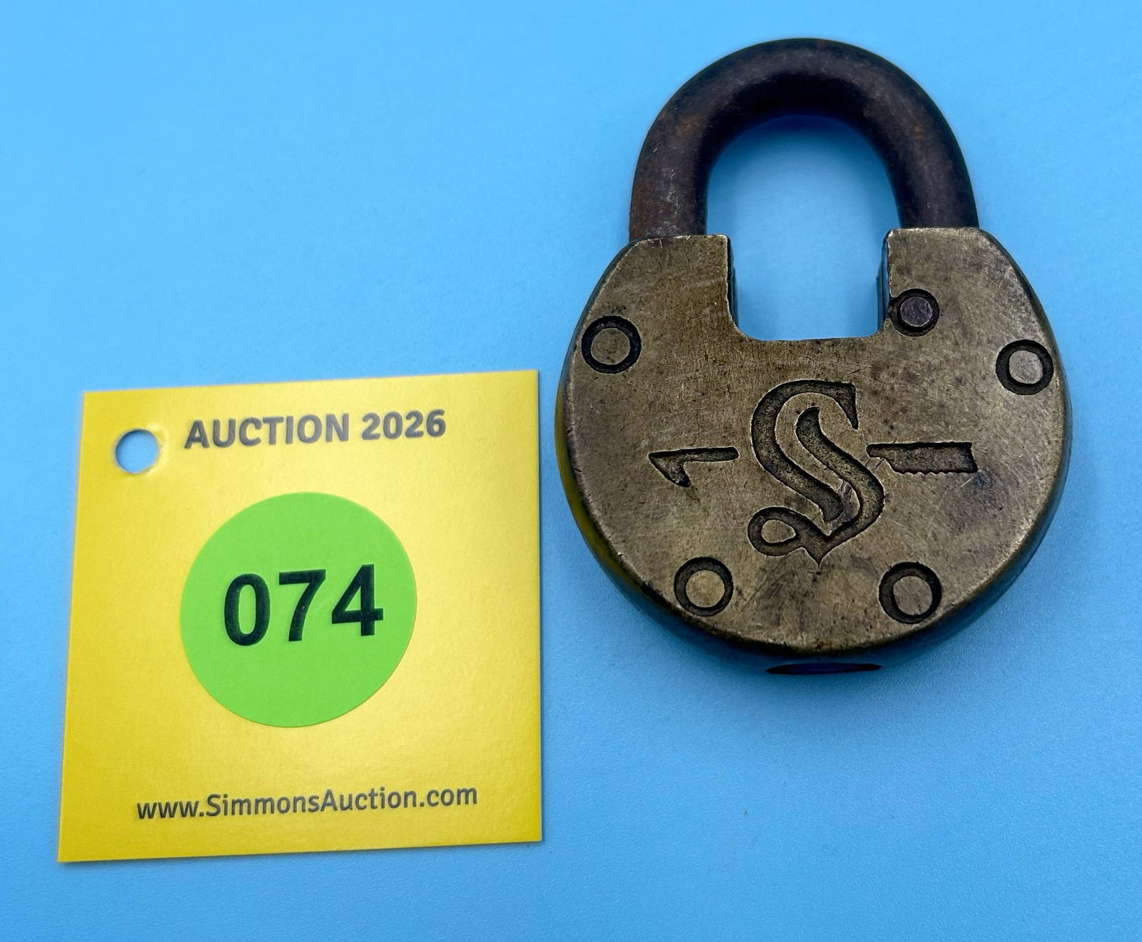 "S" SLAYMAKER BRASS BODY, WITH STEEL SHACKLE LARGE (NO KEY) (1 of 2)