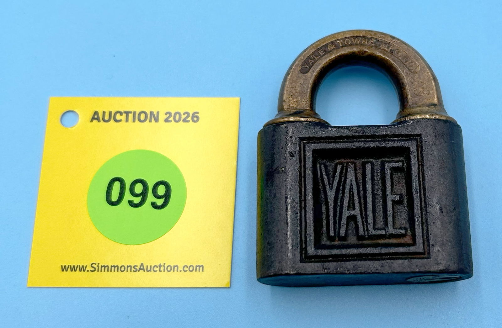 THE YALE & TOWNE MFG CO. STEEL BODY WITH A BRASS SHACKLE (NO KEY) (1 of 2)
